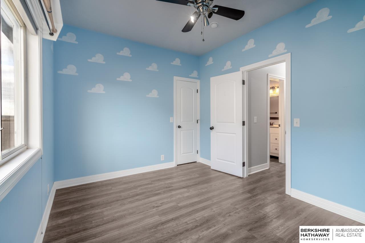 Papillion, Nebraska 68133, United States, 4 Bedrooms Bedrooms, ,3 BathroomsBathrooms,Residential,Active,222313