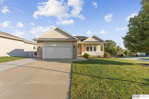 Photo of 2608 Alexandra Road, Papillion, NE 68133 (MLS # 22528597)