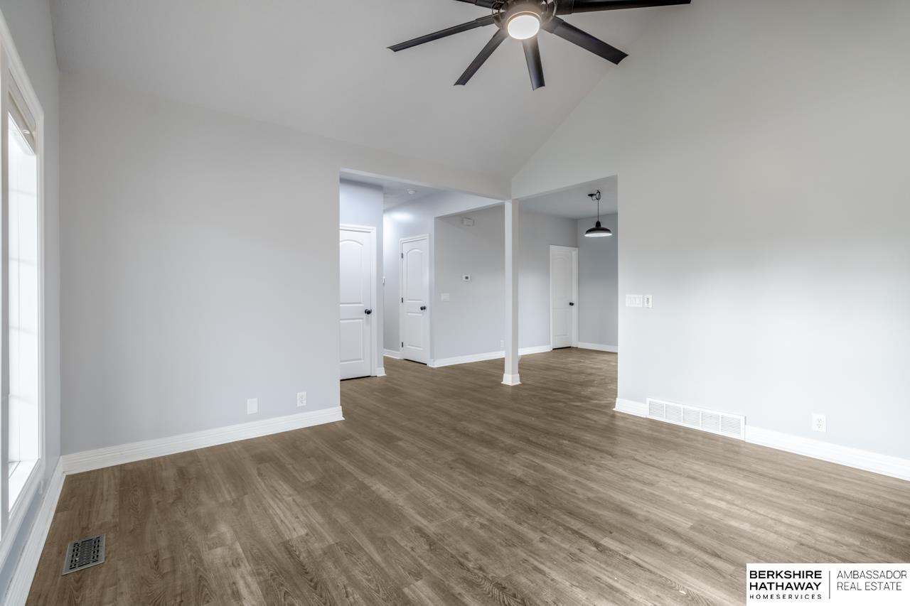 Papillion, Nebraska 68133, United States, 4 Bedrooms Bedrooms, ,3 BathroomsBathrooms,Residential,Active,222313