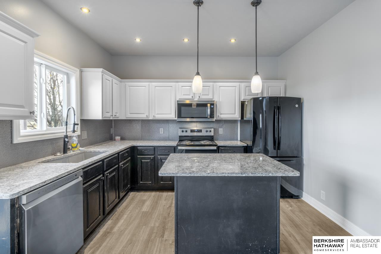 Papillion, Nebraska 68133, United States, 4 Bedrooms Bedrooms, ,3 BathroomsBathrooms,Residential,Active,222313