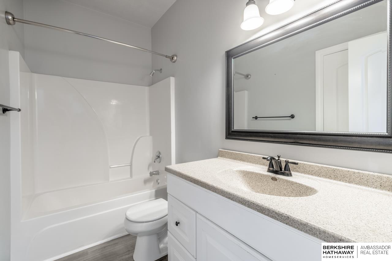 Papillion, Nebraska 68133, United States, 4 Bedrooms Bedrooms, ,3 BathroomsBathrooms,Residential,Active,222313