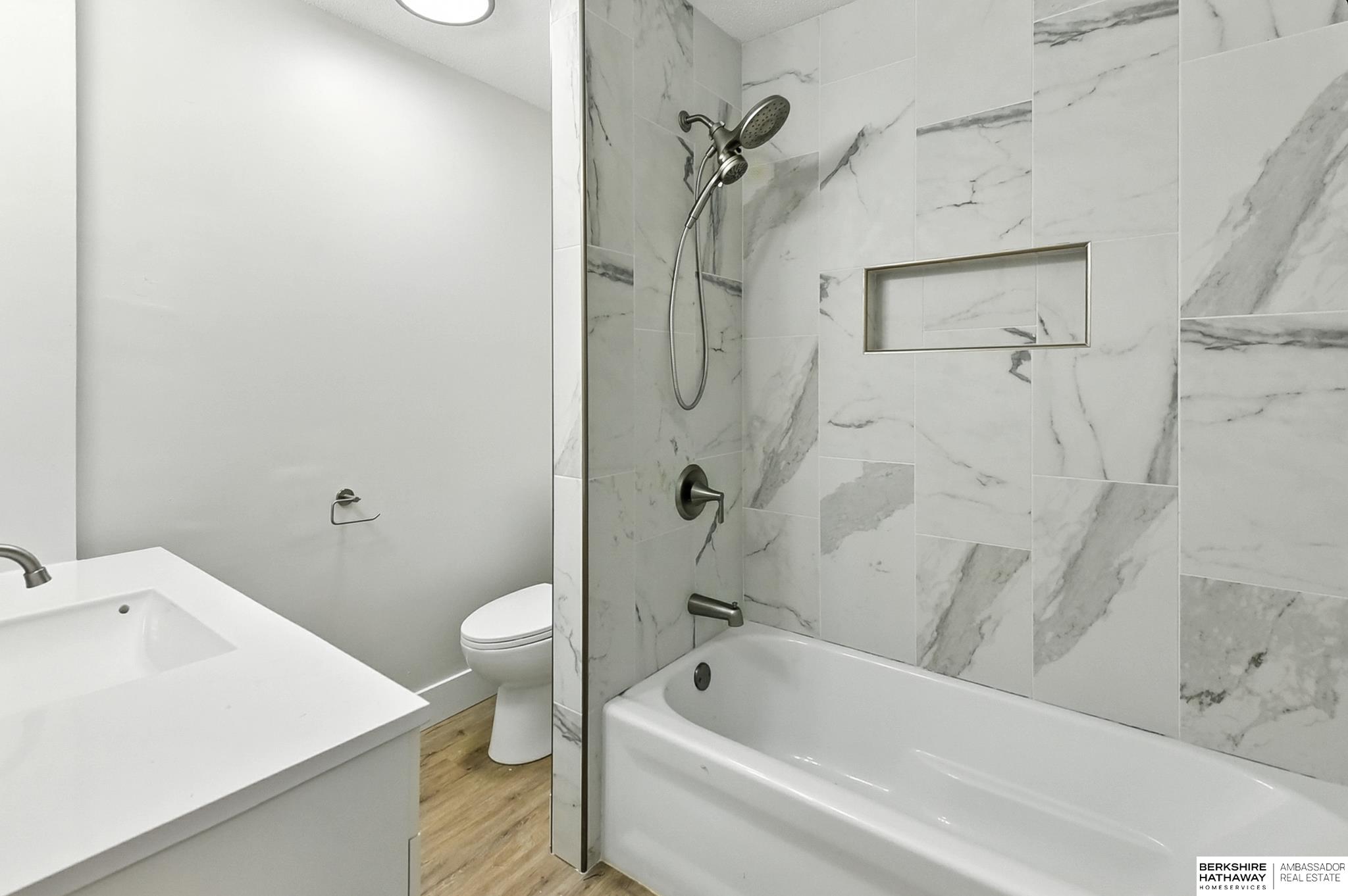 Lincoln, Nebraska 68510, United States, 3 Bedrooms Bedrooms, ,2 BathroomsBathrooms,Residential,Active,192642