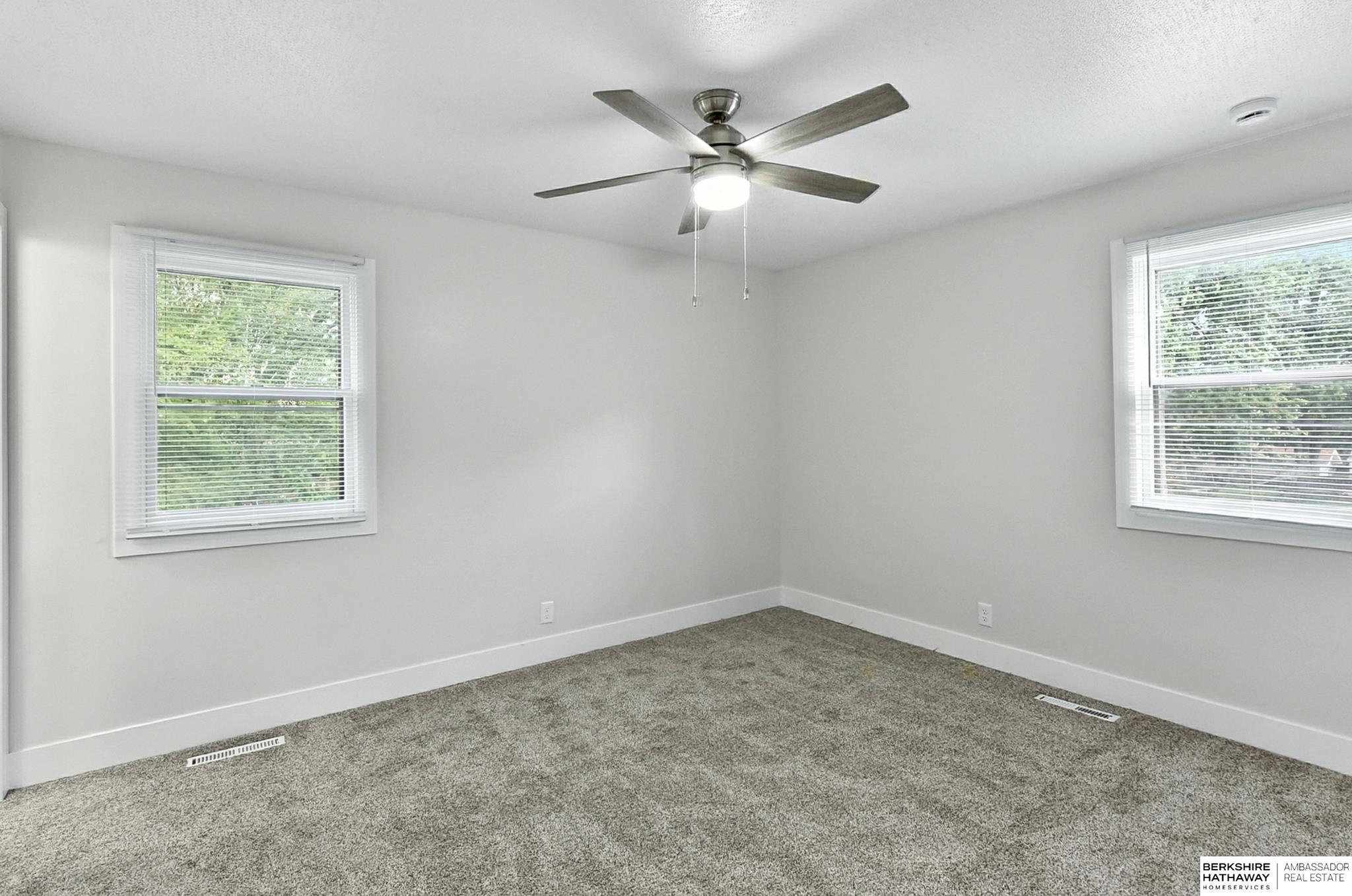 Lincoln, Nebraska 68510, United States, 3 Bedrooms Bedrooms, ,2 BathroomsBathrooms,Residential,Active,192642