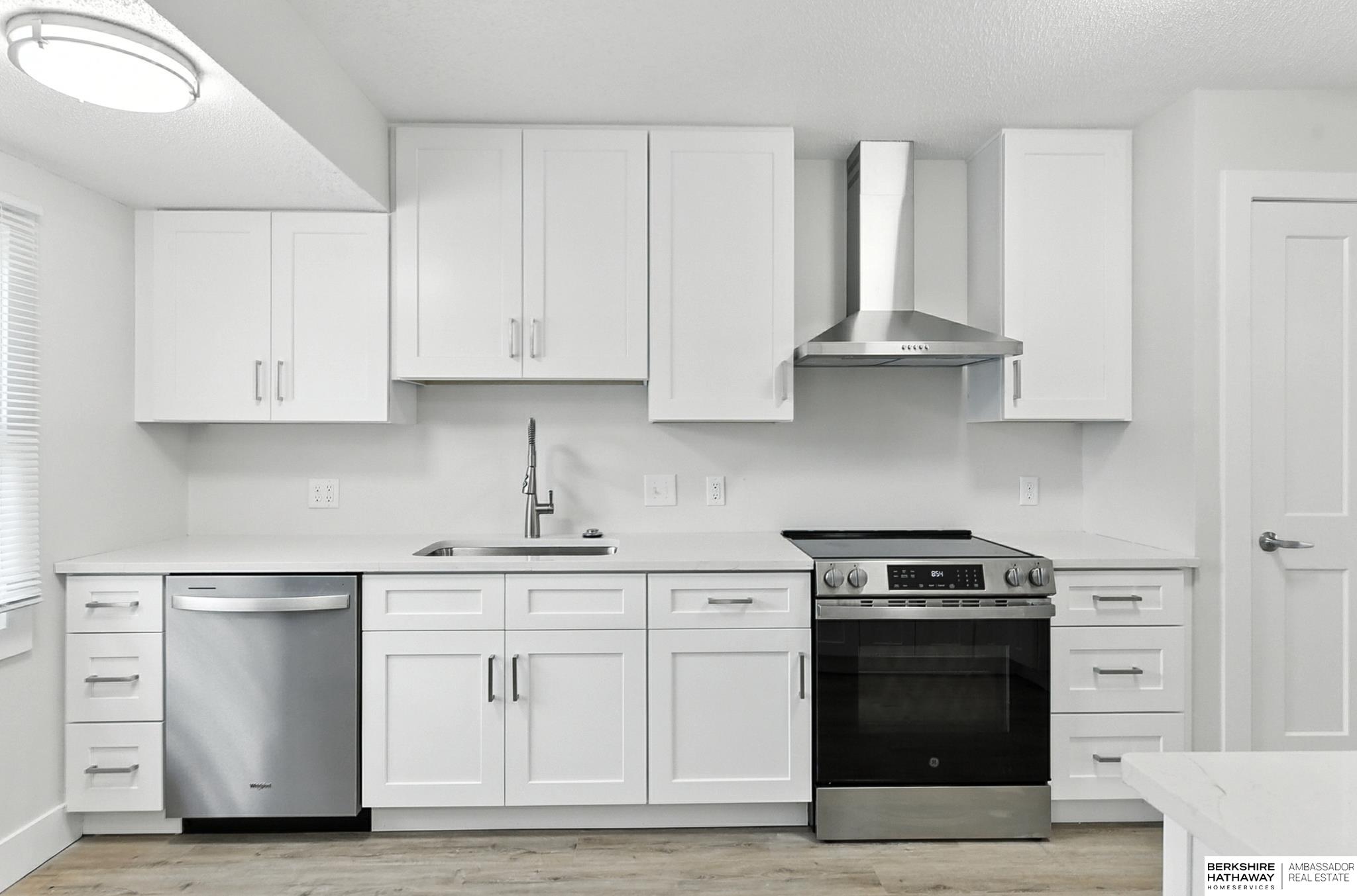 Lincoln, Nebraska 68510, United States, 3 Bedrooms Bedrooms, ,2 BathroomsBathrooms,Residential,Active,192642