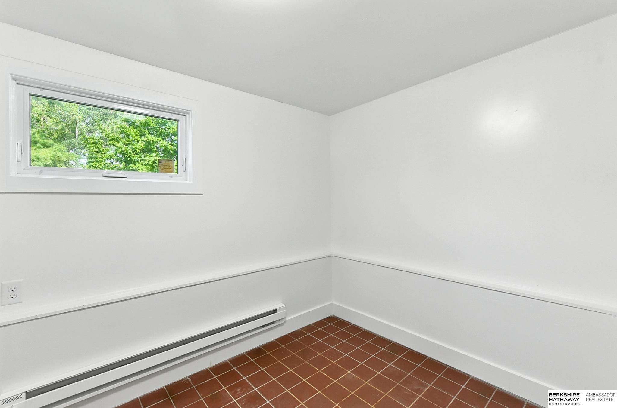 Lincoln, Nebraska 68510, United States, 3 Bedrooms Bedrooms, ,2 BathroomsBathrooms,Residential,Active,192642