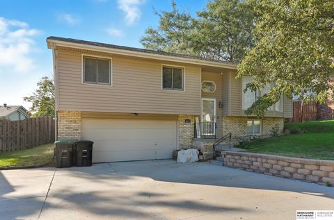 Photo of 8624 N 81st Avenue, Omaha, NE 68122 (MLS # 22528651)