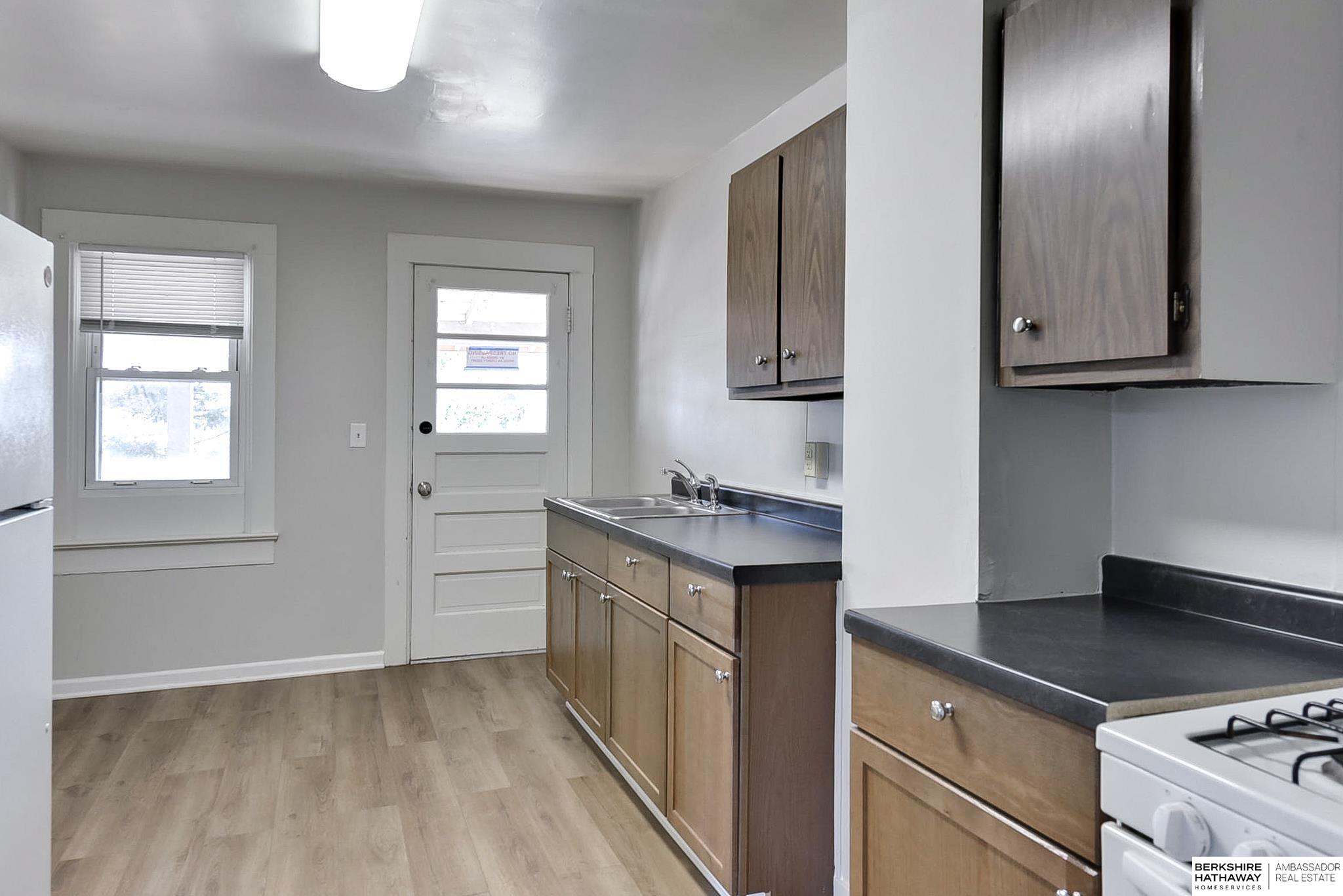 Omaha, Nebraska 68107, United States, 10 Bedrooms Bedrooms, ,4 BathroomsBathrooms,Residential,Active,86492