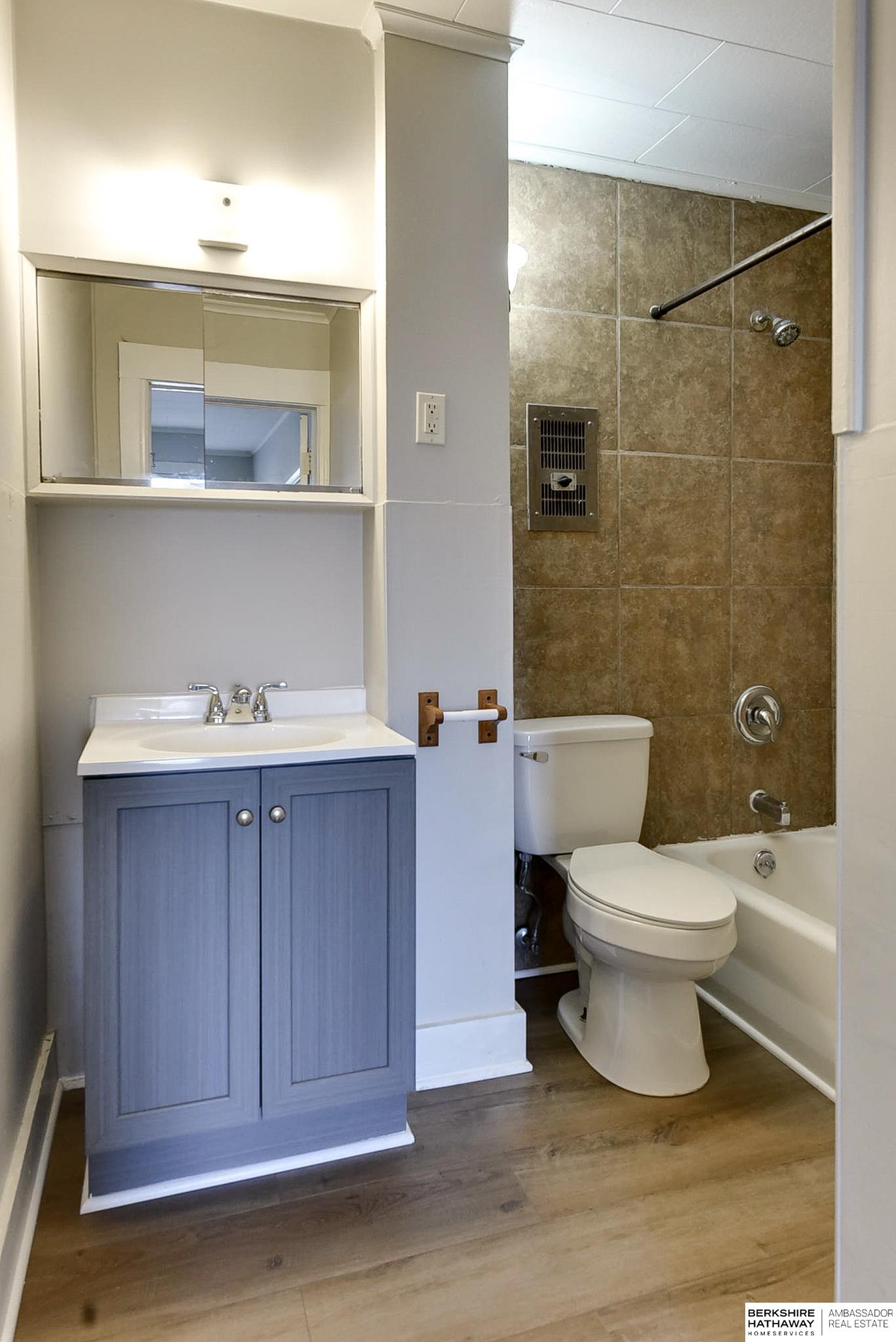 Omaha, Nebraska 68107, United States, 10 Bedrooms Bedrooms, ,4 BathroomsBathrooms,Residential,Active,86492