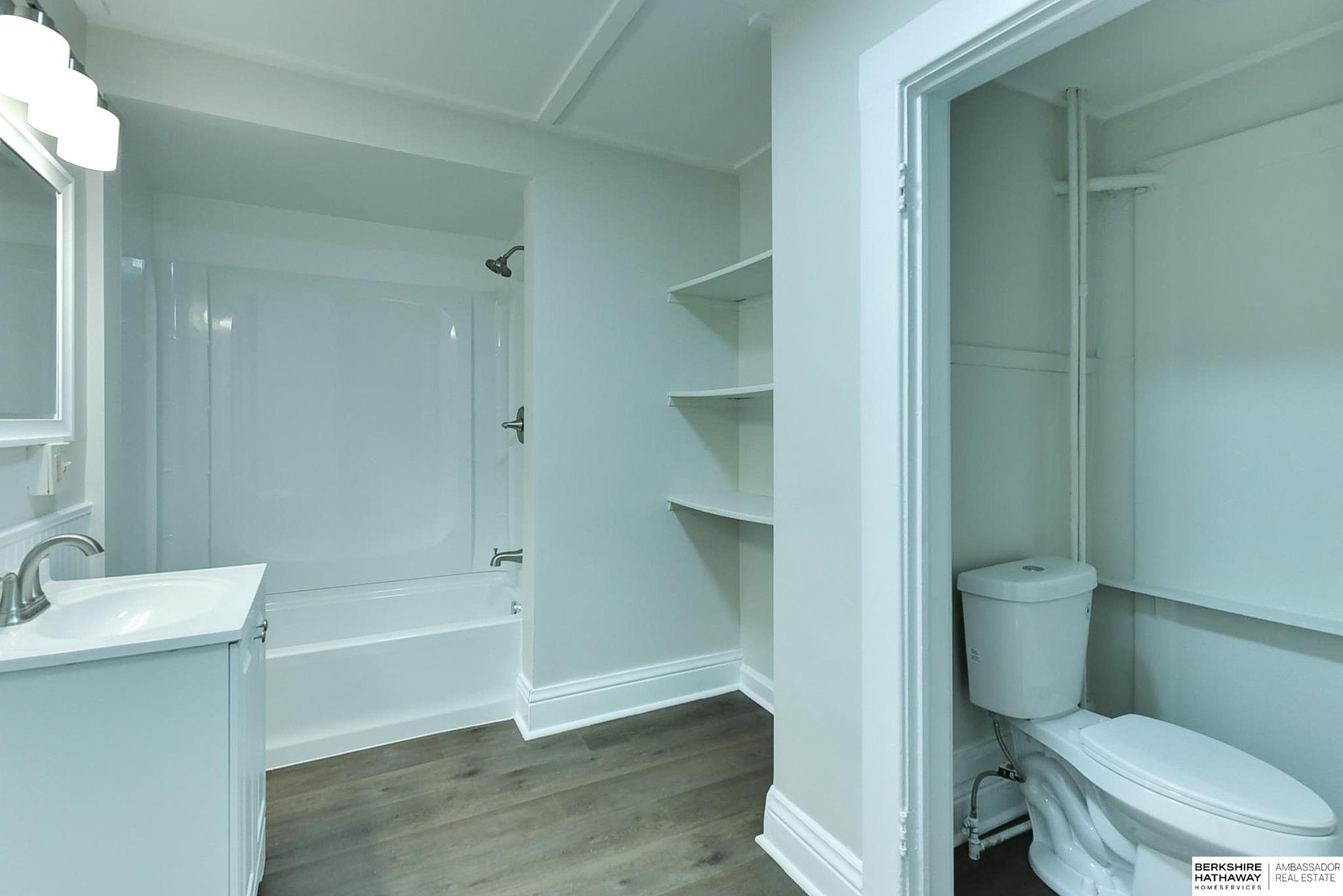 Omaha, Nebraska 68107, United States, 10 Bedrooms Bedrooms, ,4 BathroomsBathrooms,Residential,Active,86492