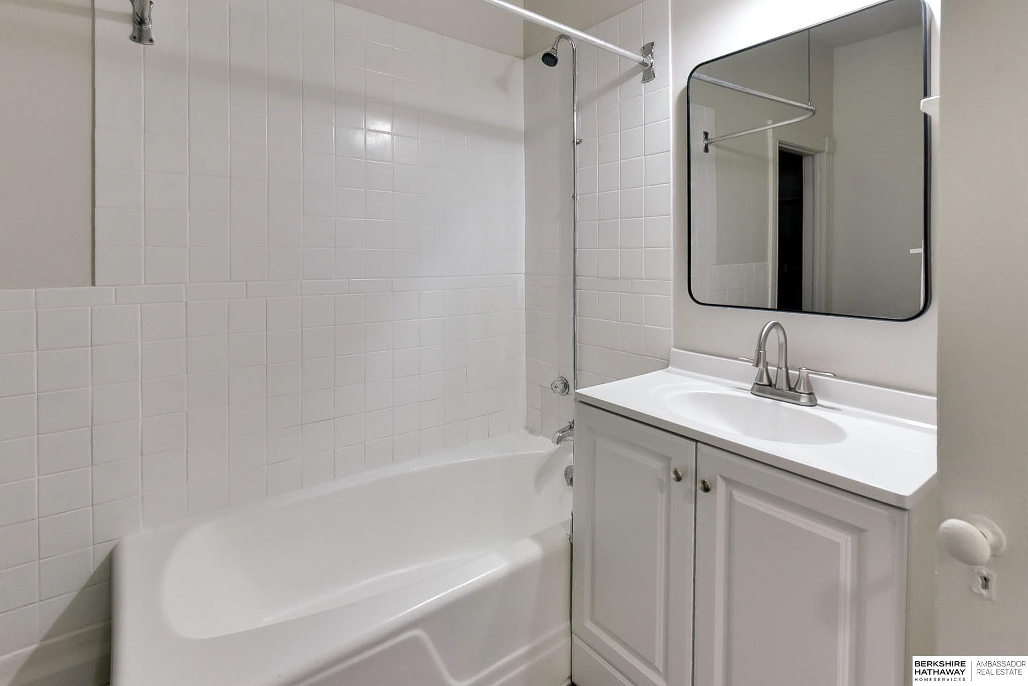 Omaha, Nebraska 68107, United States, 10 Bedrooms Bedrooms, ,4 BathroomsBathrooms,Residential,Active,86492