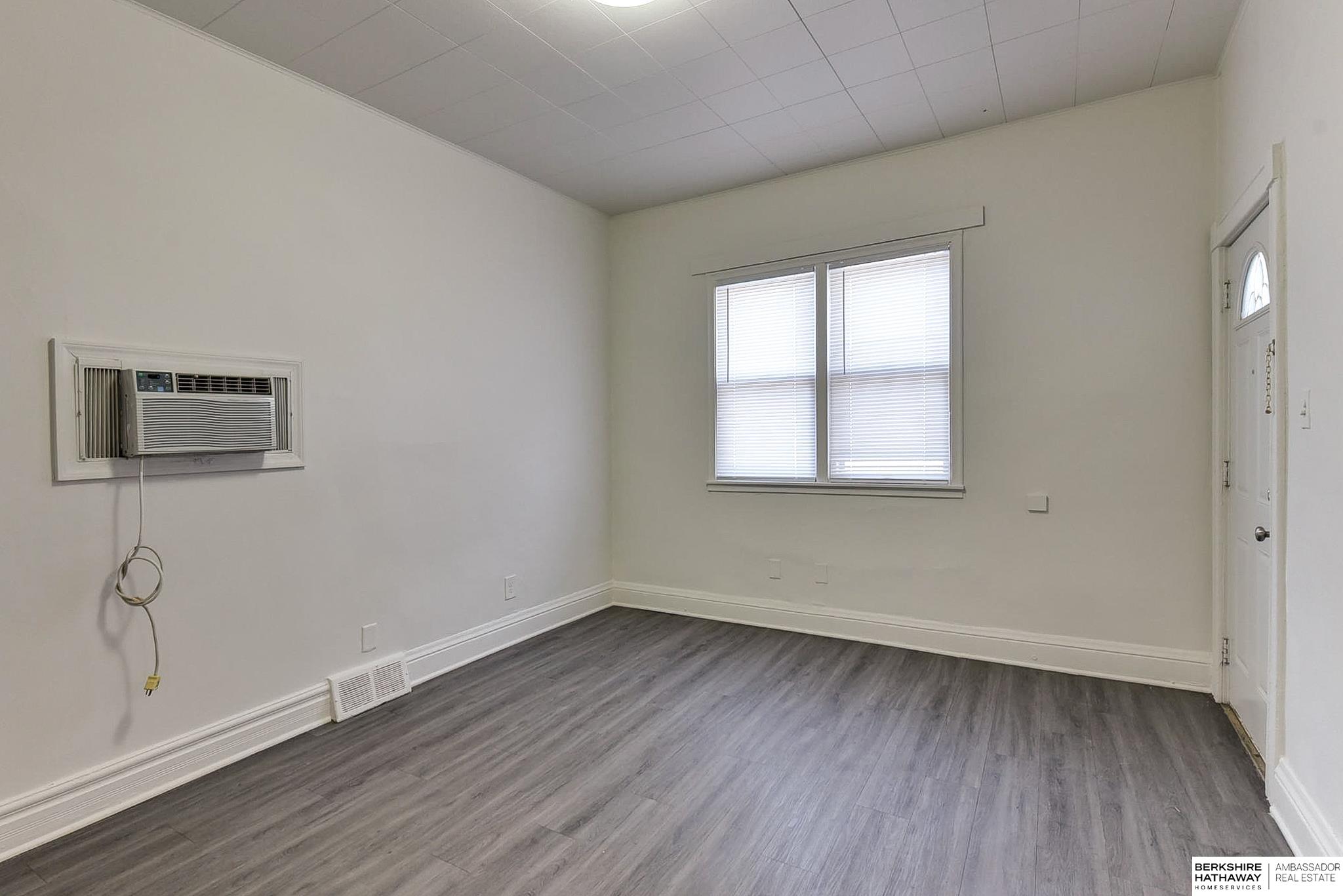 Omaha, Nebraska 68107, United States, 10 Bedrooms Bedrooms, ,4 BathroomsBathrooms,Residential,Active,86492