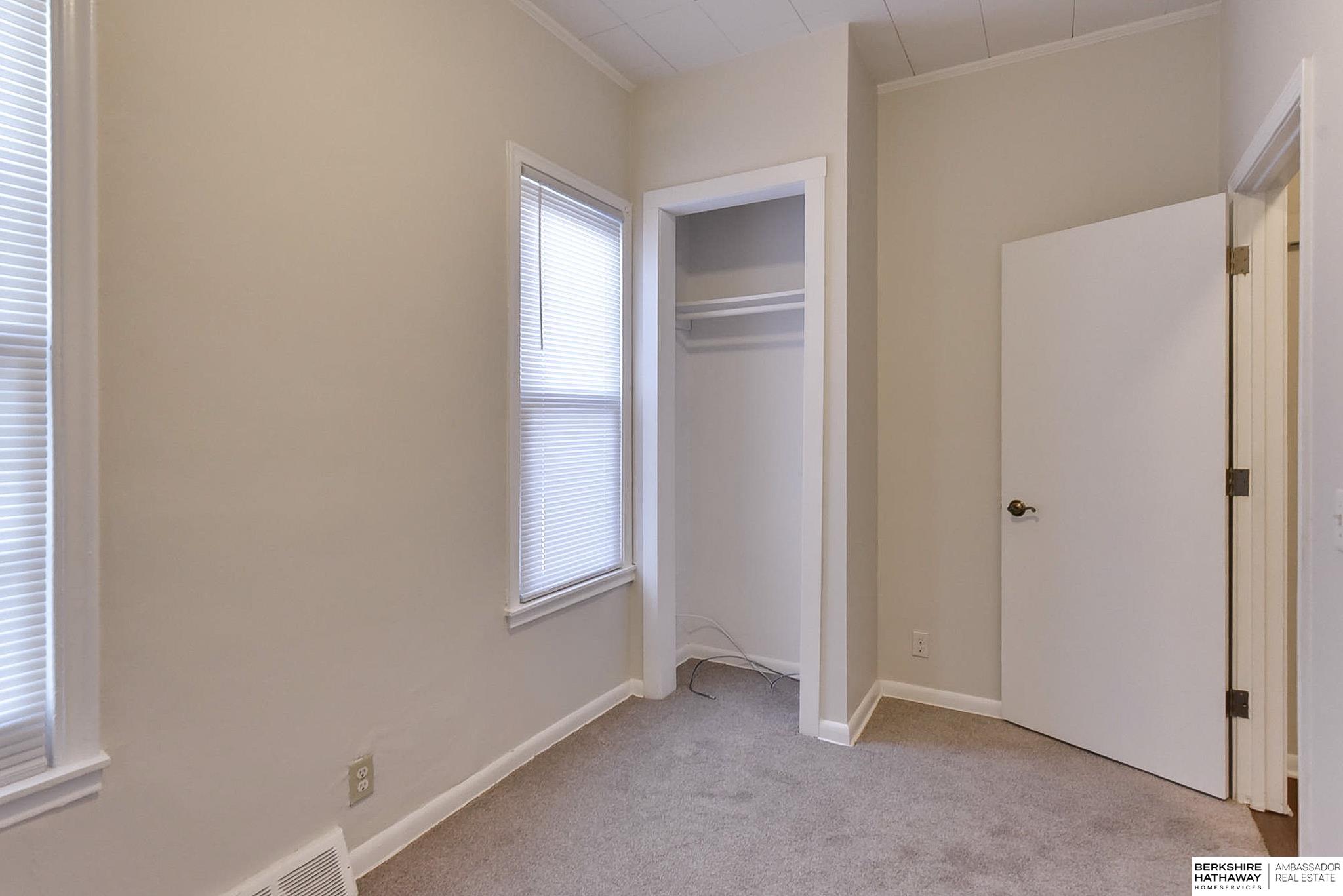 Omaha, Nebraska 68107, United States, 10 Bedrooms Bedrooms, ,4 BathroomsBathrooms,Residential,Active,86492