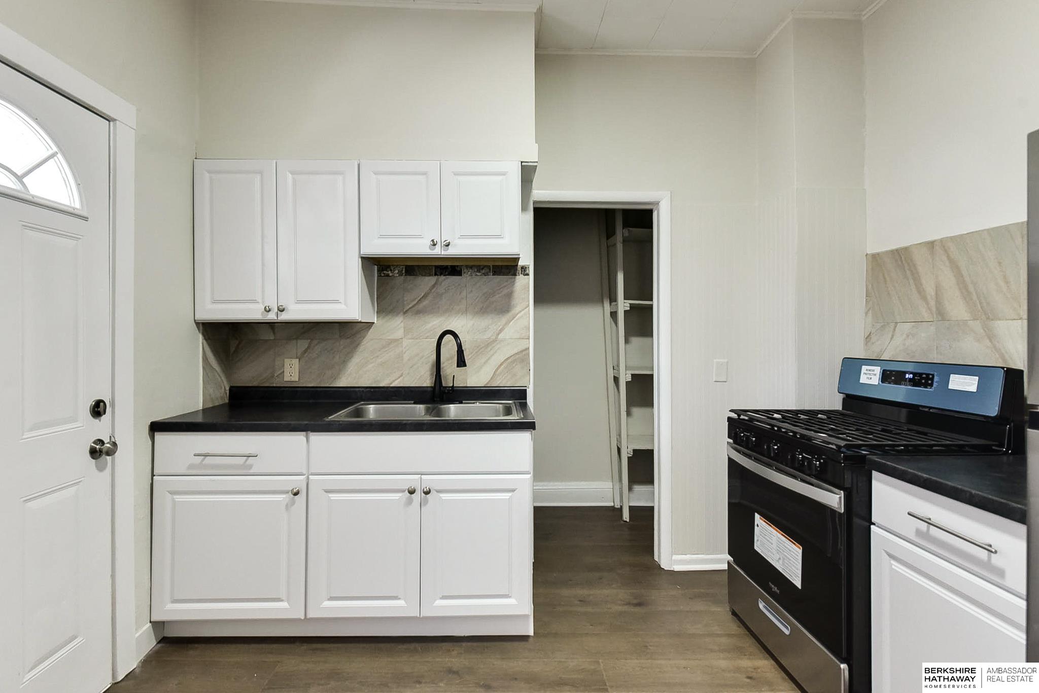 Omaha, Nebraska 68107, United States, 10 Bedrooms Bedrooms, ,4 BathroomsBathrooms,Residential,Active,86492