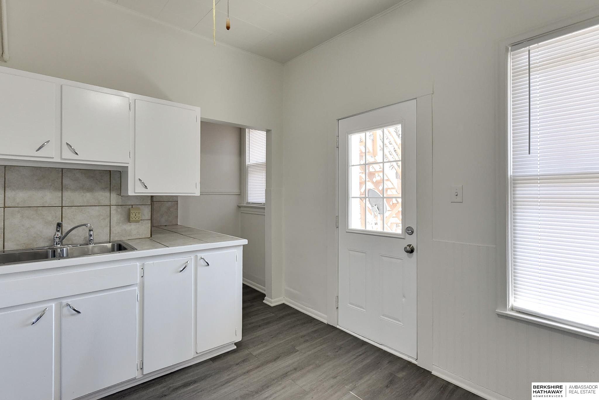 Omaha, Nebraska 68107, United States, 10 Bedrooms Bedrooms, ,4 BathroomsBathrooms,Residential,Active,86492