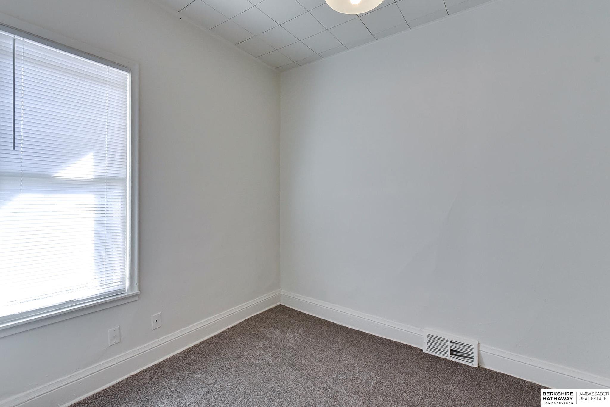 Omaha, Nebraska 68107, United States, 10 Bedrooms Bedrooms, ,4 BathroomsBathrooms,Residential,Active,86492