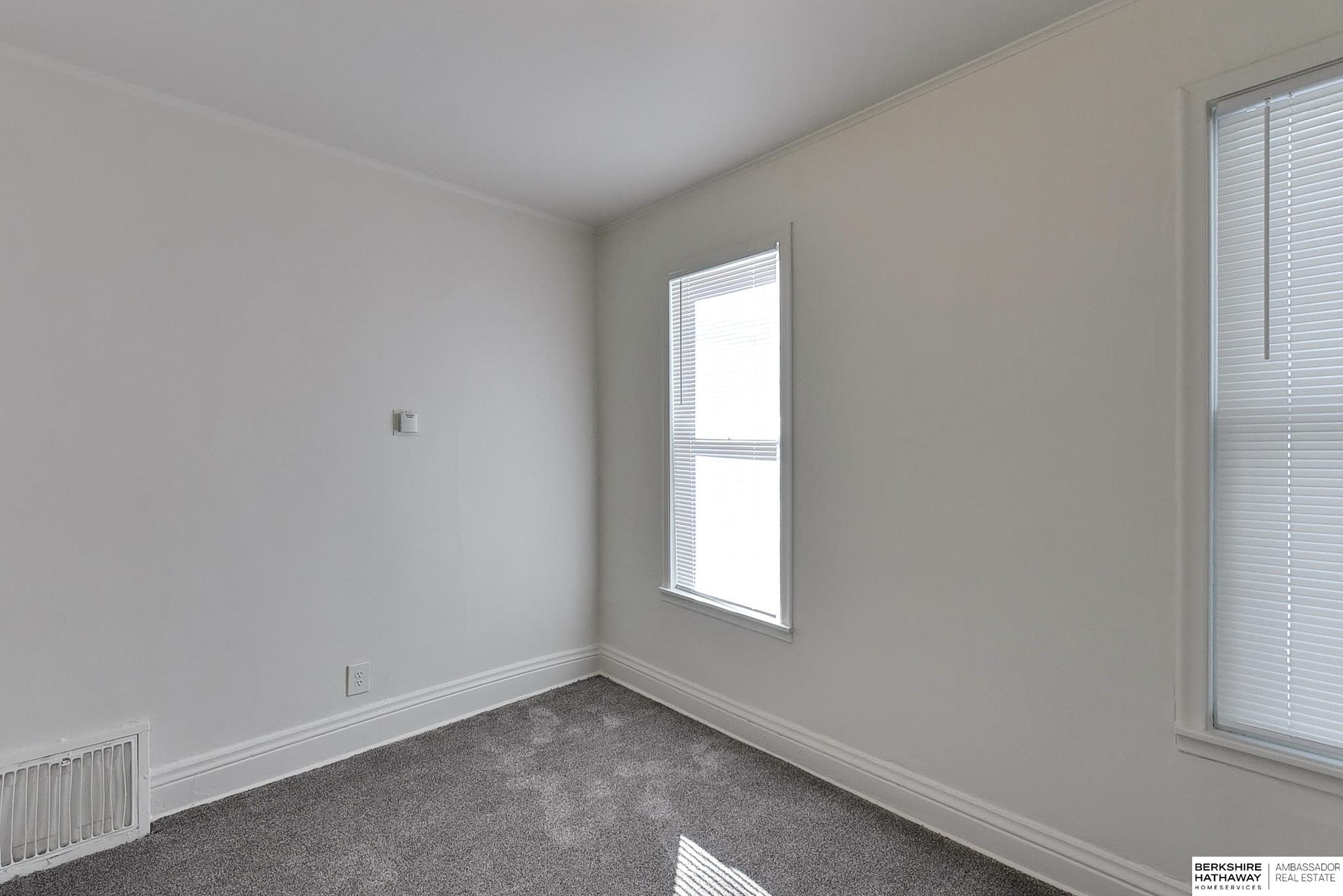 Omaha, Nebraska 68107, United States, 10 Bedrooms Bedrooms, ,4 BathroomsBathrooms,Residential,Active,86492