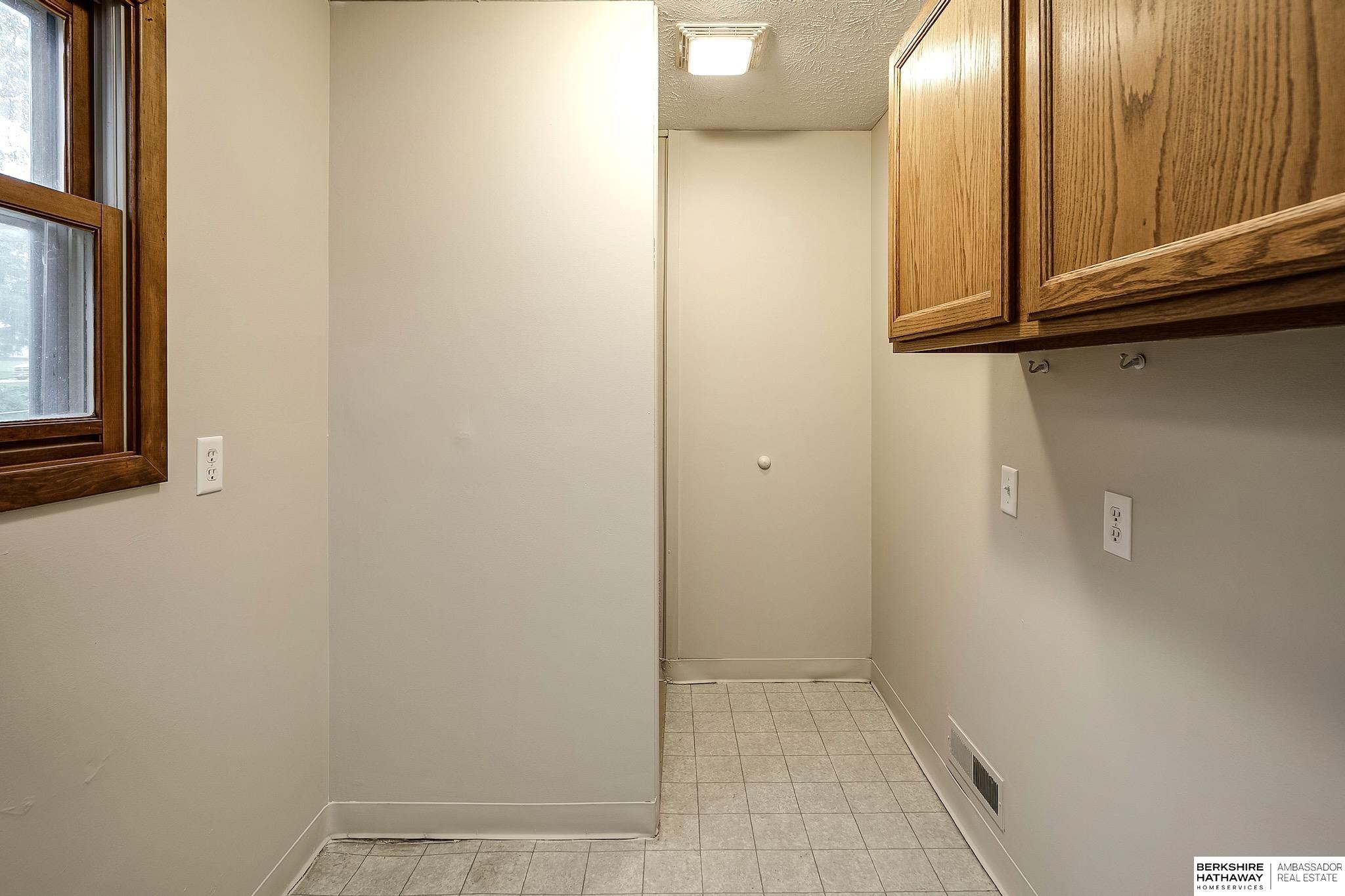 Yutan, Nebraska 68073, United States, 2 Bedrooms Bedrooms, ,2 BathroomsBathrooms,Residential,Pending,199579