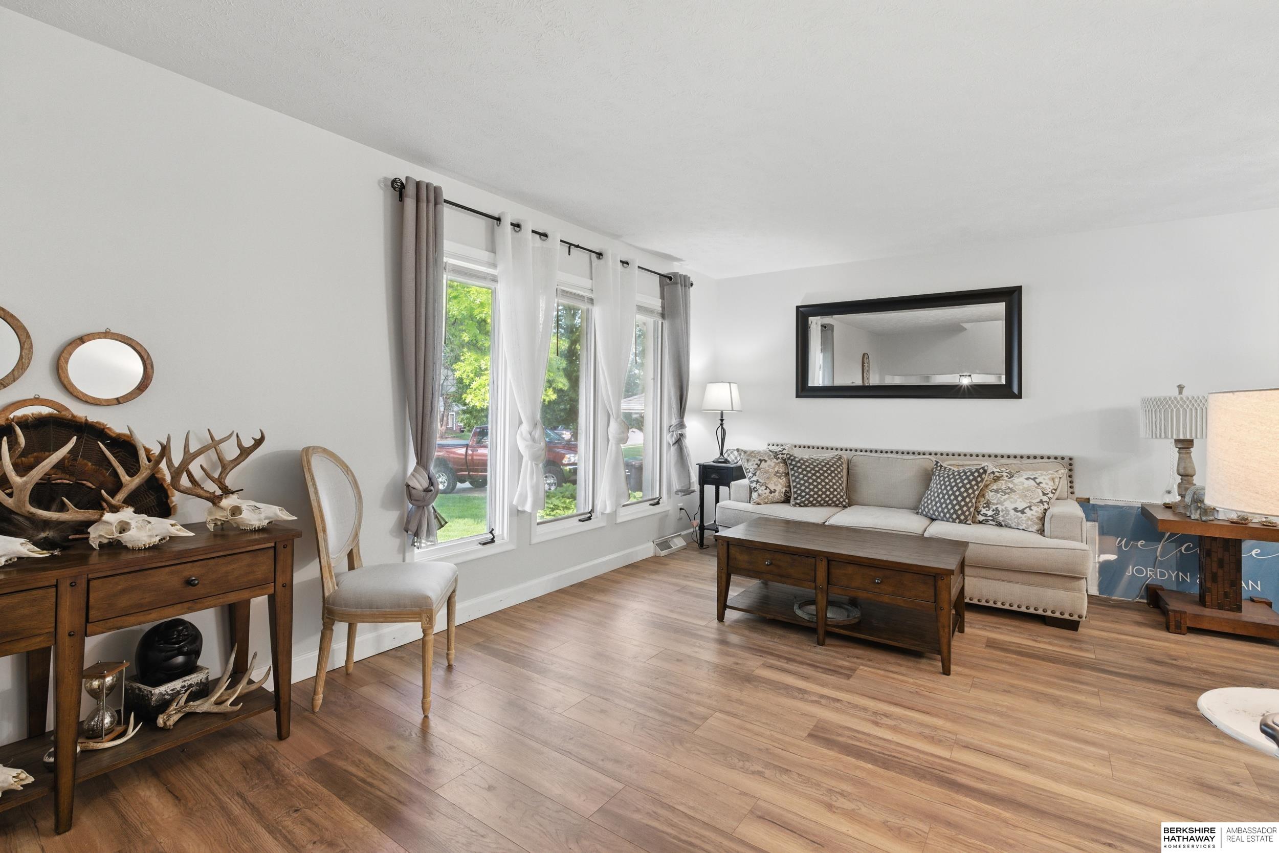 Omaha, Nebraska 68137, United States, 3 Bedrooms Bedrooms, ,2 BathroomsBathrooms,Residential,Pending,138921