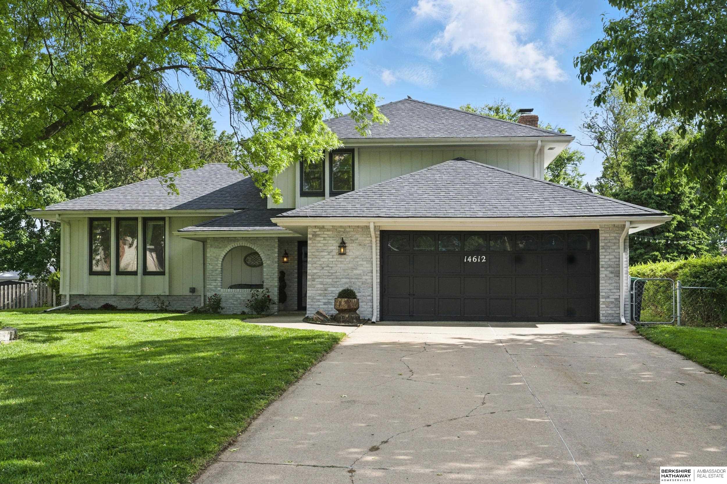 Omaha, Nebraska 68137, United States, 3 Bedrooms Bedrooms, ,2 BathroomsBathrooms,Residential,Pending,138921