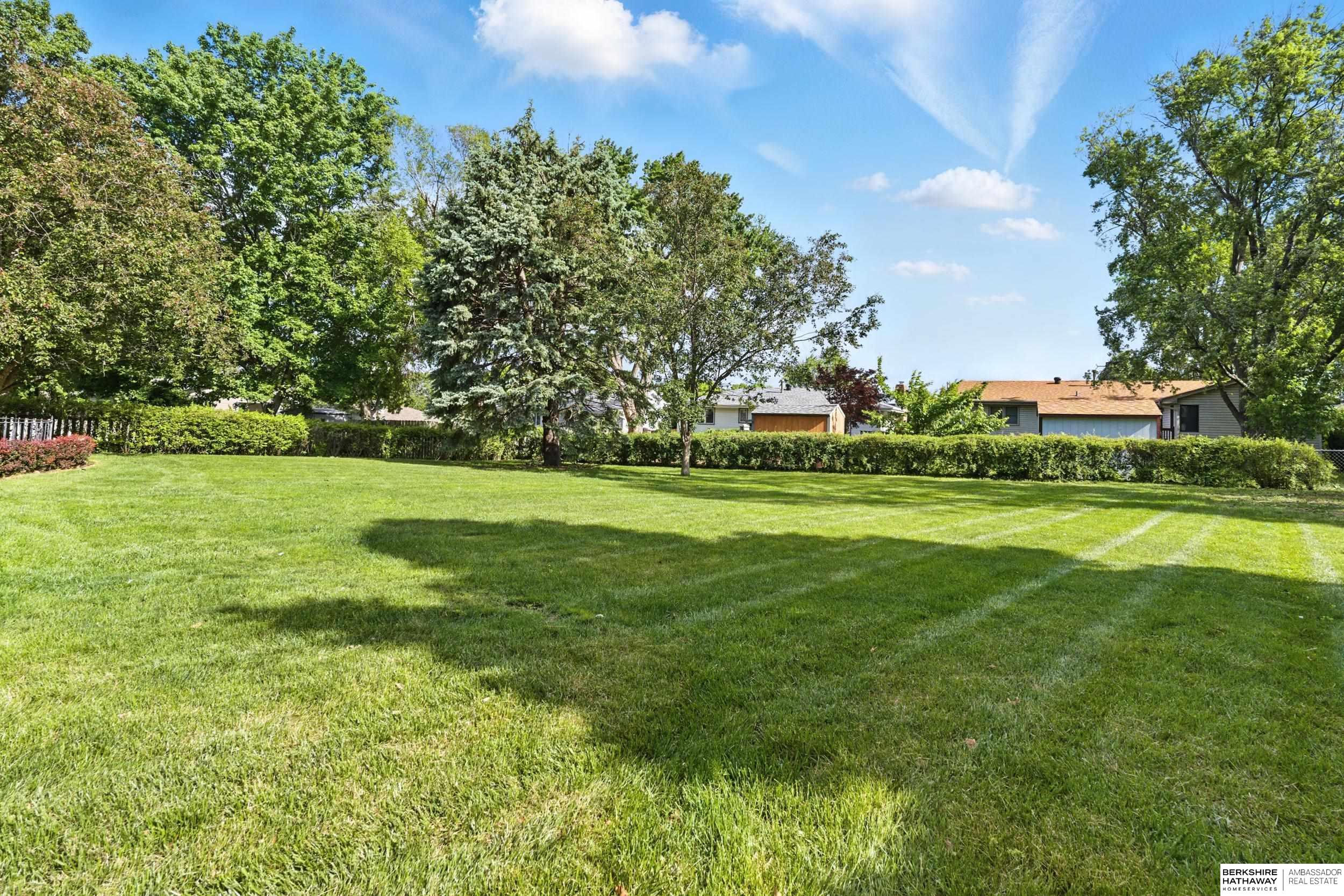 Omaha, Nebraska 68137, United States, 3 Bedrooms Bedrooms, ,2 BathroomsBathrooms,Residential,Pending,138921