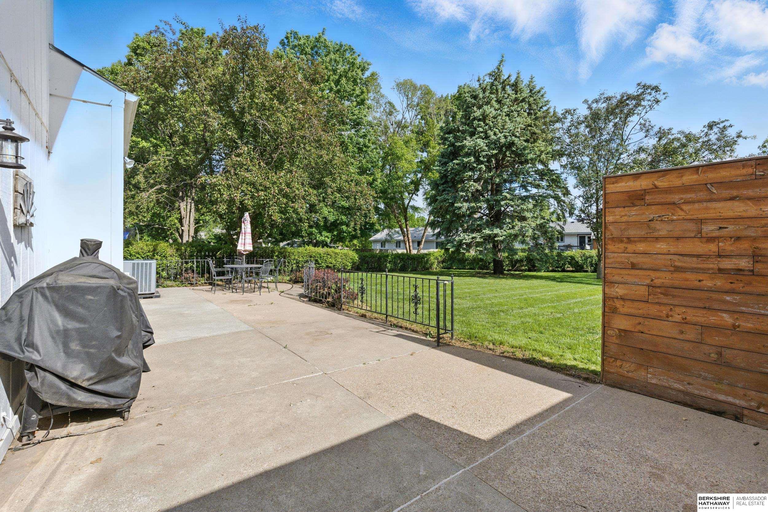 Omaha, Nebraska 68137, United States, 3 Bedrooms Bedrooms, ,2 BathroomsBathrooms,Residential,Pending,138921