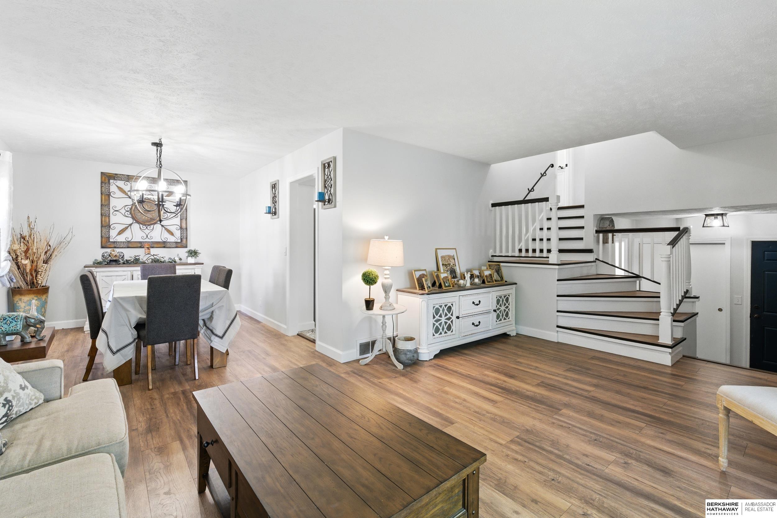 Omaha, Nebraska 68137, United States, 3 Bedrooms Bedrooms, ,2 BathroomsBathrooms,Residential,Pending,138921