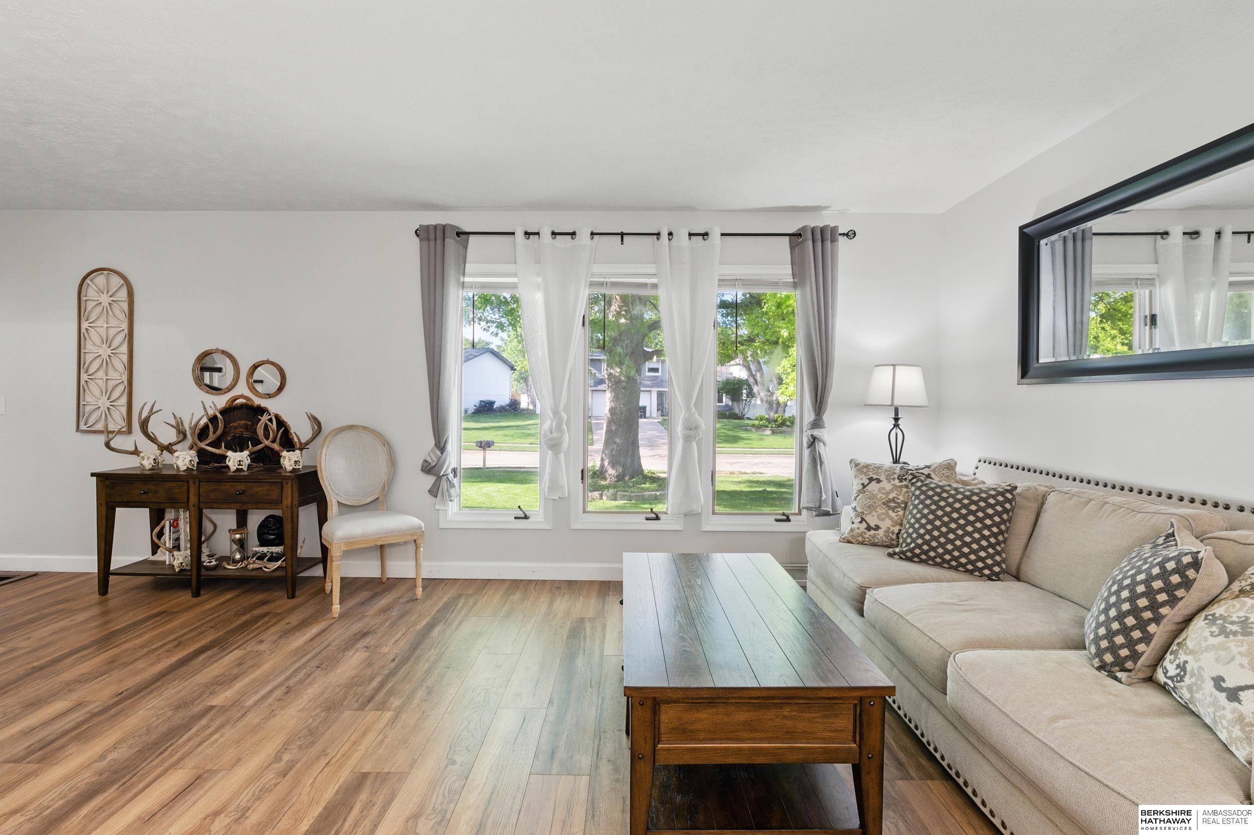 Omaha, Nebraska 68137, United States, 3 Bedrooms Bedrooms, ,2 BathroomsBathrooms,Residential,Pending,138921