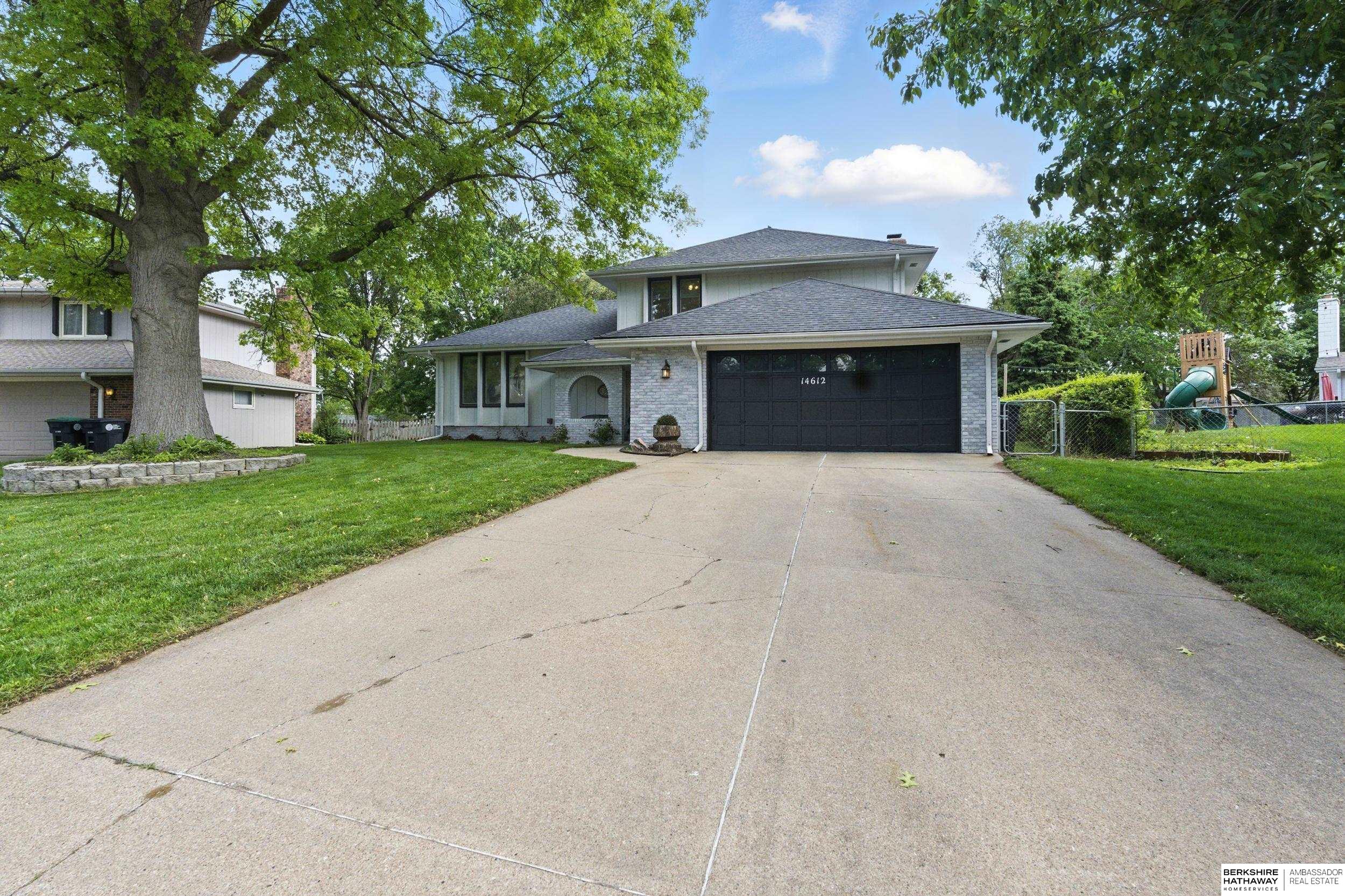 Omaha, Nebraska 68137, United States, 3 Bedrooms Bedrooms, ,2 BathroomsBathrooms,Residential,Pending,138921