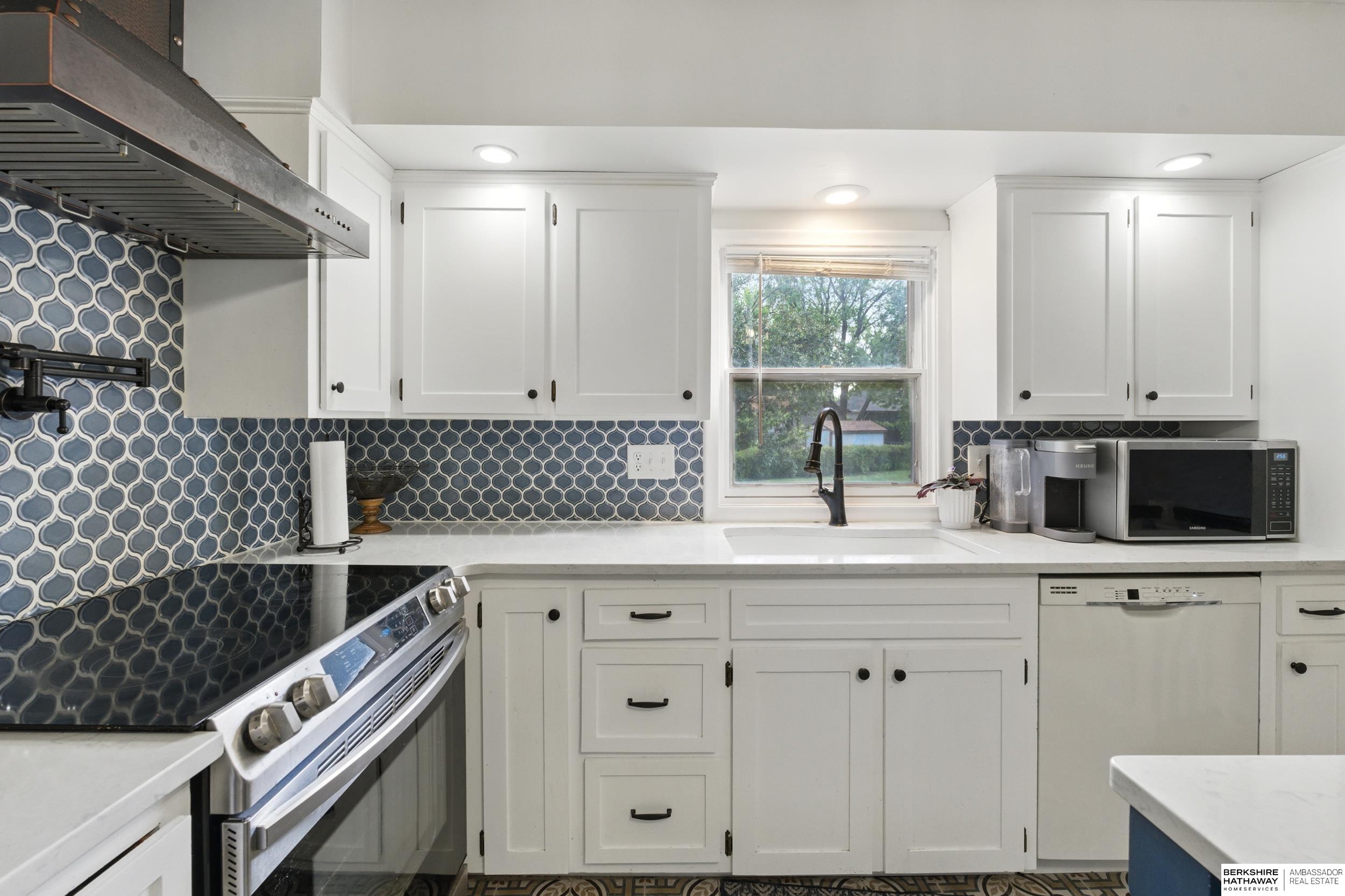 Omaha, Nebraska 68137, United States, 3 Bedrooms Bedrooms, ,2 BathroomsBathrooms,Residential,Pending,138921