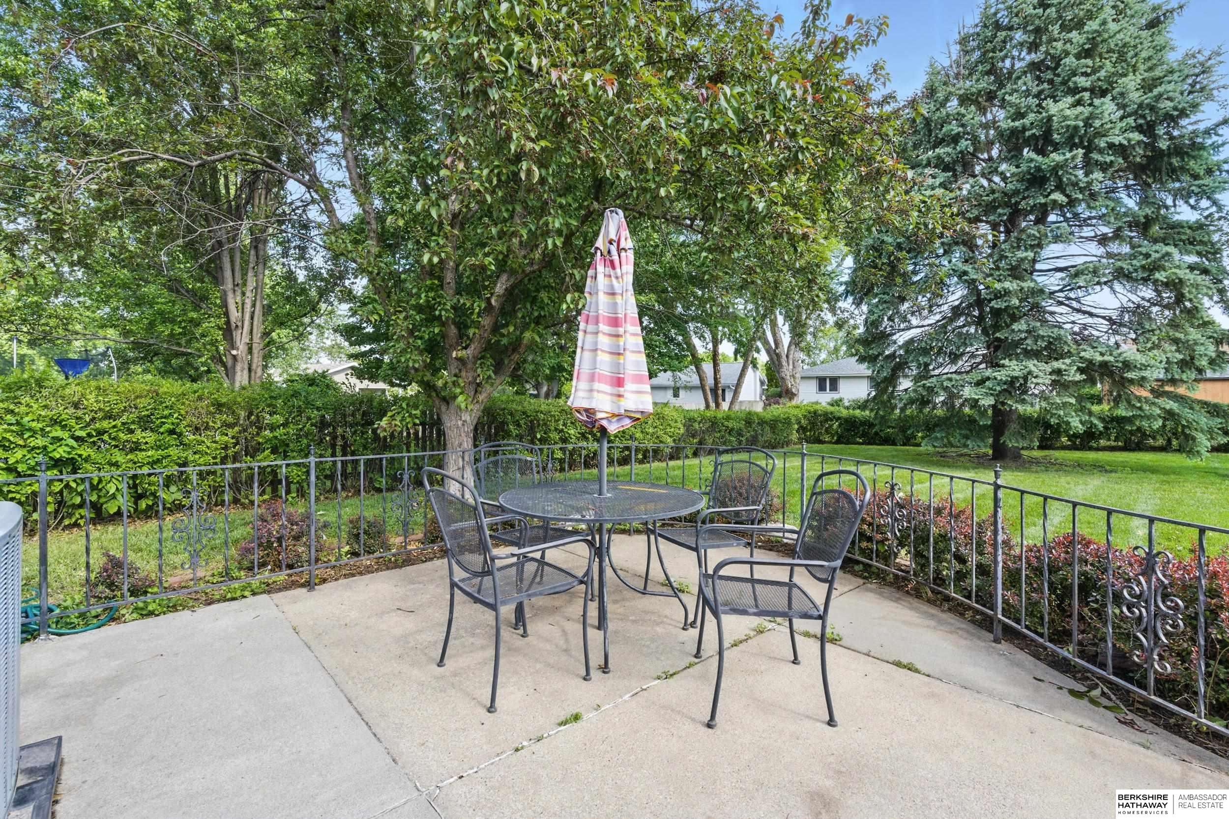 Omaha, Nebraska 68137, United States, 3 Bedrooms Bedrooms, ,2 BathroomsBathrooms,Residential,Pending,138921