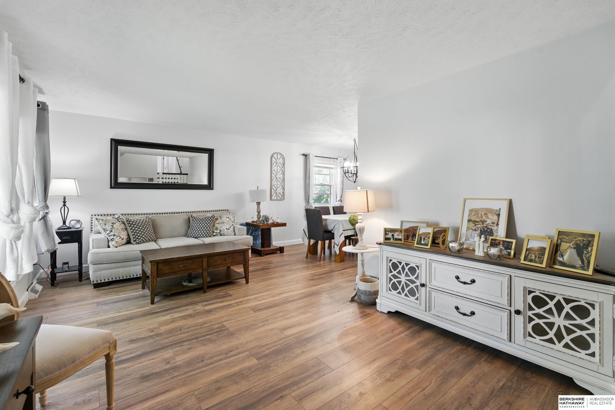 Omaha, Nebraska 68137, United States, 3 Bedrooms Bedrooms, ,2 BathroomsBathrooms,Residential,Pending,138921