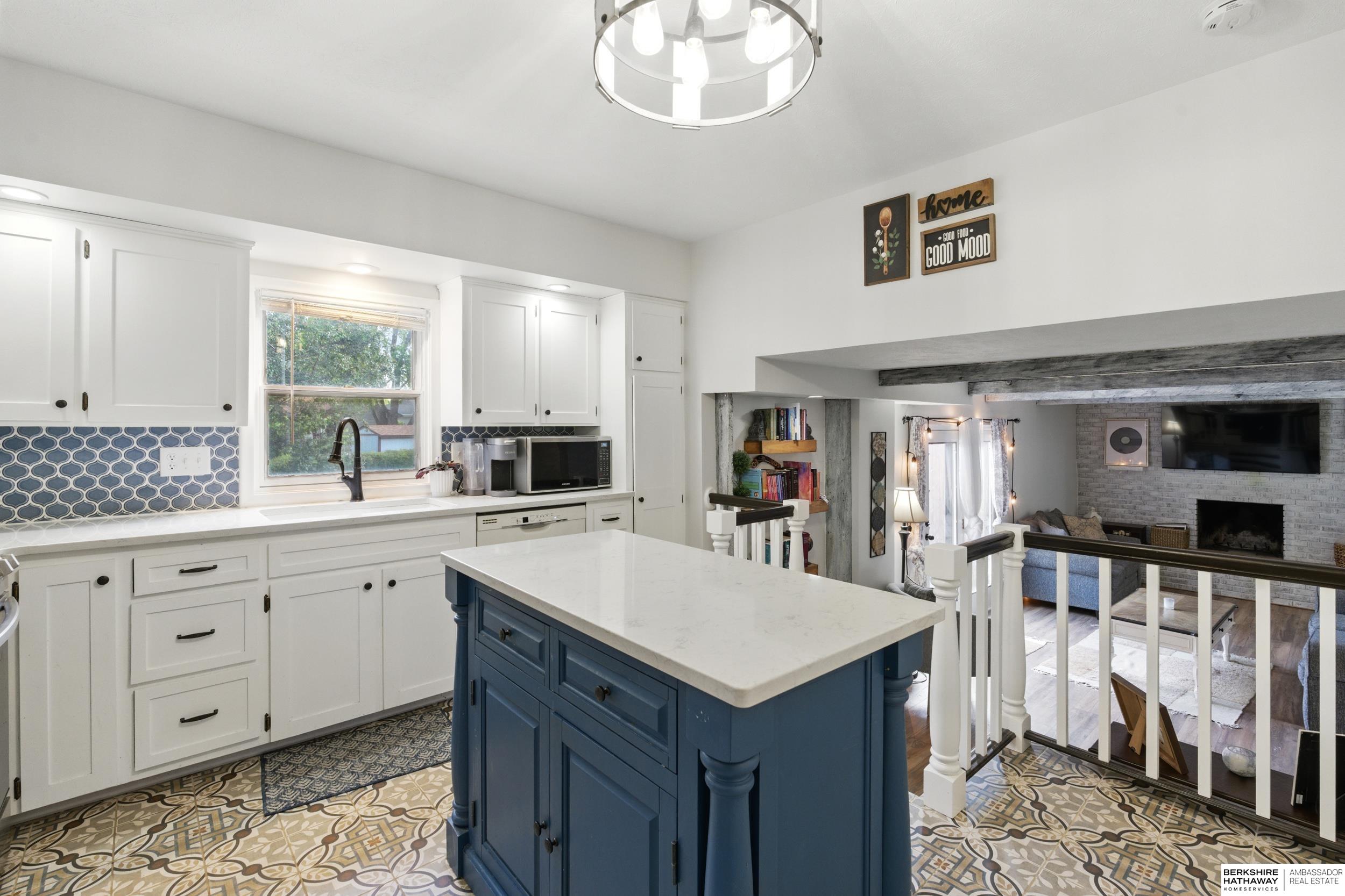 Omaha, Nebraska 68137, United States, 3 Bedrooms Bedrooms, ,2 BathroomsBathrooms,Residential,Pending,138921