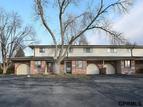 Photo of 832 N 122 Court, Omaha, NE 68154 (MLS # 22606842)