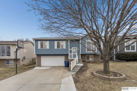 Photo of 5306 S 190th Terrace, Omaha, NE 68135 (MLS # 22602102)