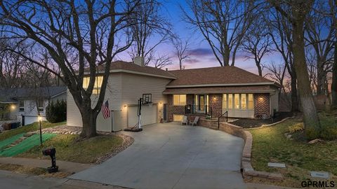 Photo of 601 N Martin Drive, Bellevue, NE 68005 (MLS # 22608678)