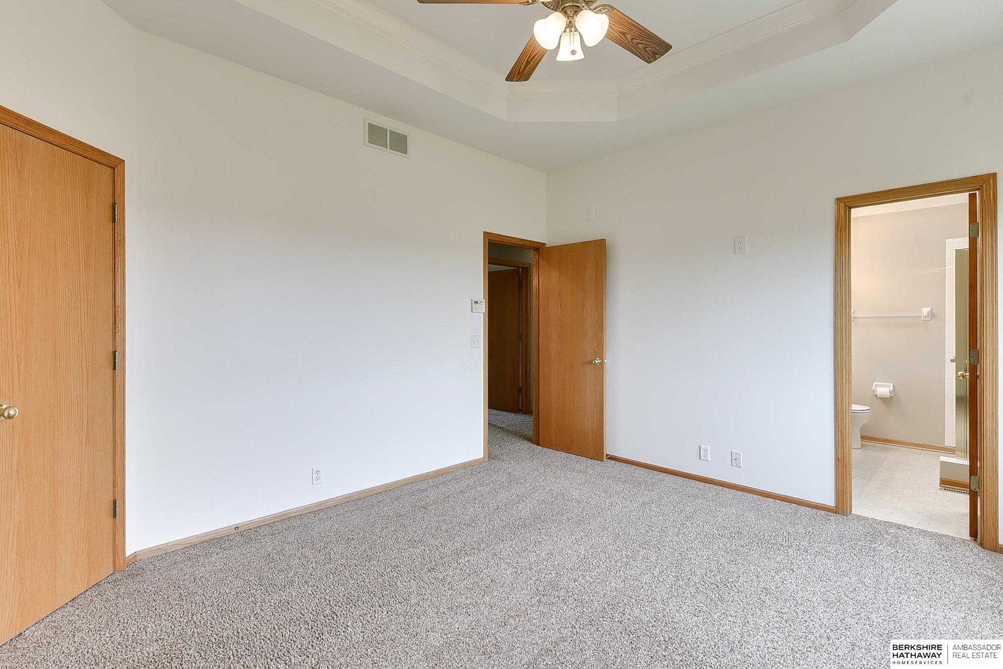 Omaha, Nebraska 68116, United States, 3 Bedrooms Bedrooms, ,2 BathroomsBathrooms,Residential,Pending,115550