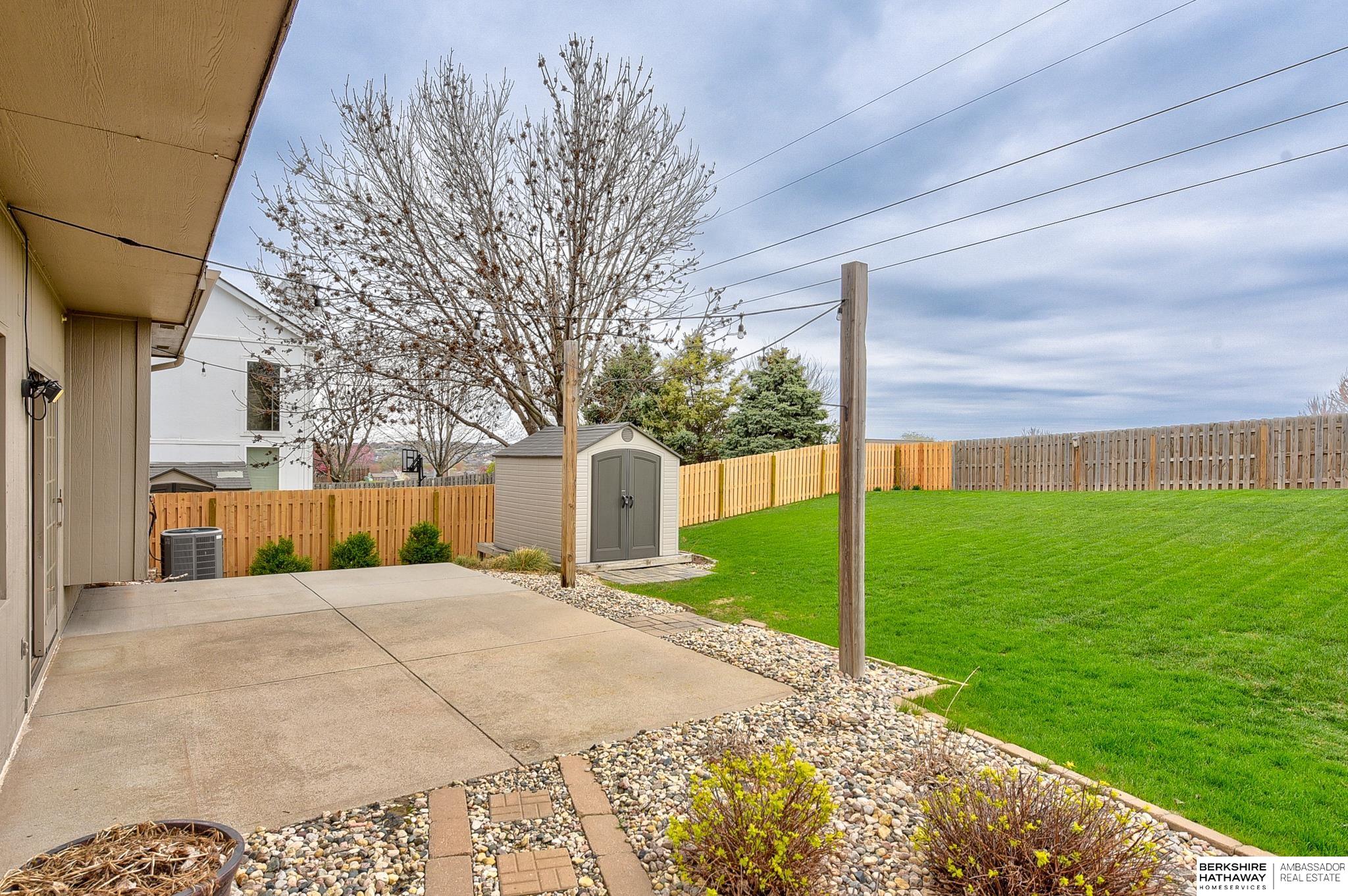 Omaha, Nebraska 68116, United States, 3 Bedrooms Bedrooms, ,2 BathroomsBathrooms,Residential,Pending,115550