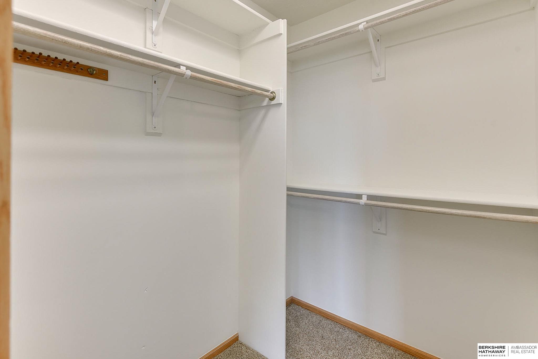 Omaha, Nebraska 68116, United States, 3 Bedrooms Bedrooms, ,2 BathroomsBathrooms,Residential,Pending,115550