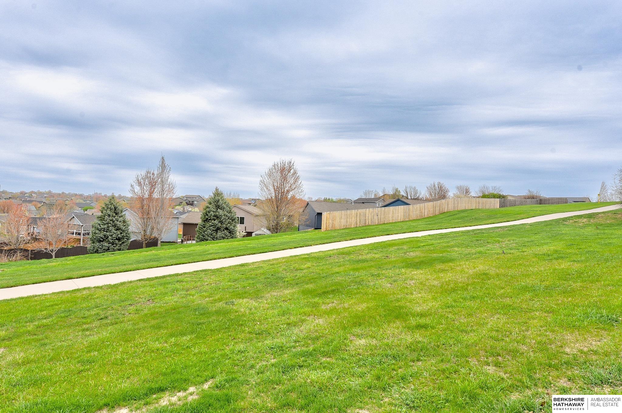 Omaha, Nebraska 68116, United States, 3 Bedrooms Bedrooms, ,2 BathroomsBathrooms,Residential,Pending,115550