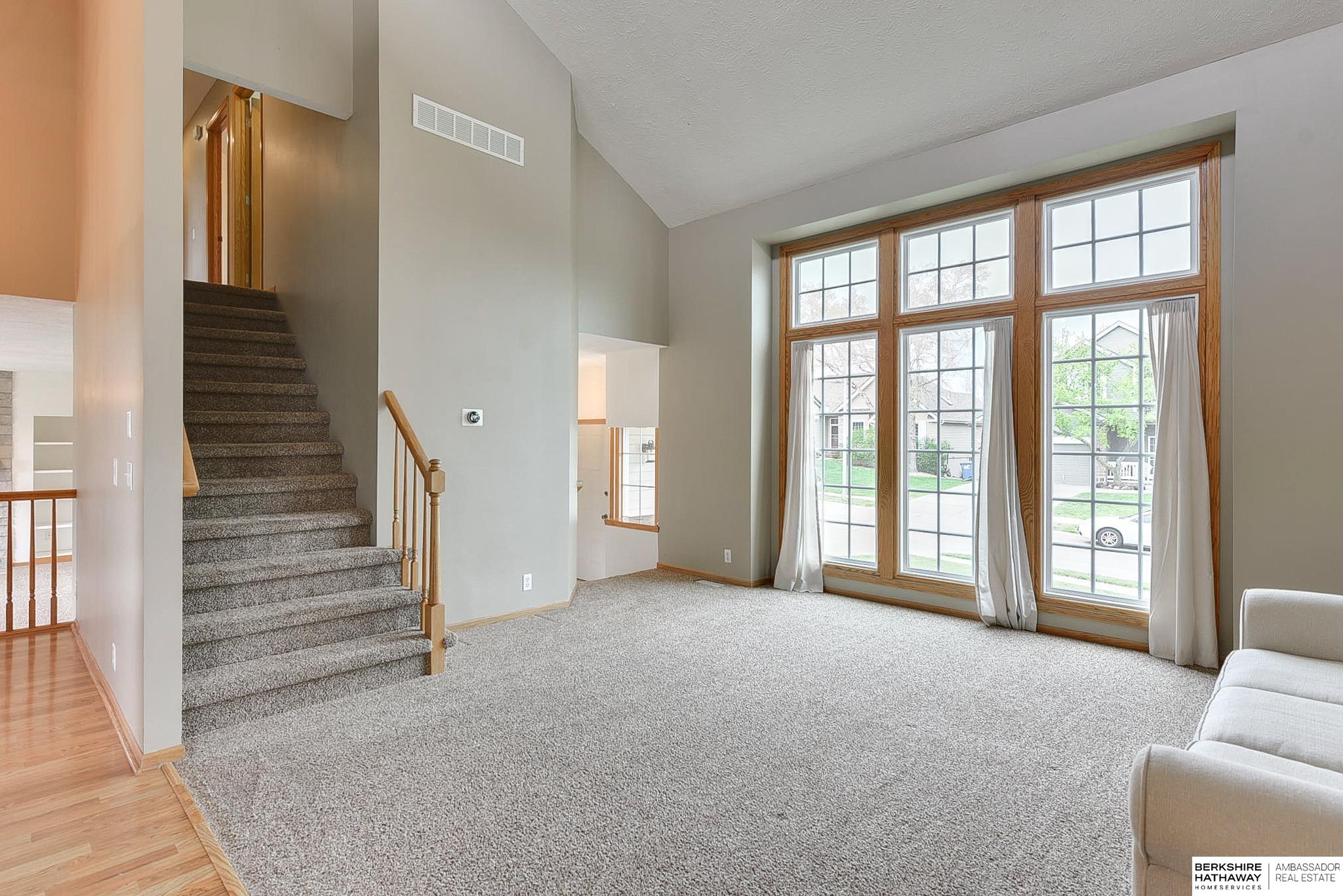 Omaha, Nebraska 68116, United States, 3 Bedrooms Bedrooms, ,2 BathroomsBathrooms,Residential,Pending,115550