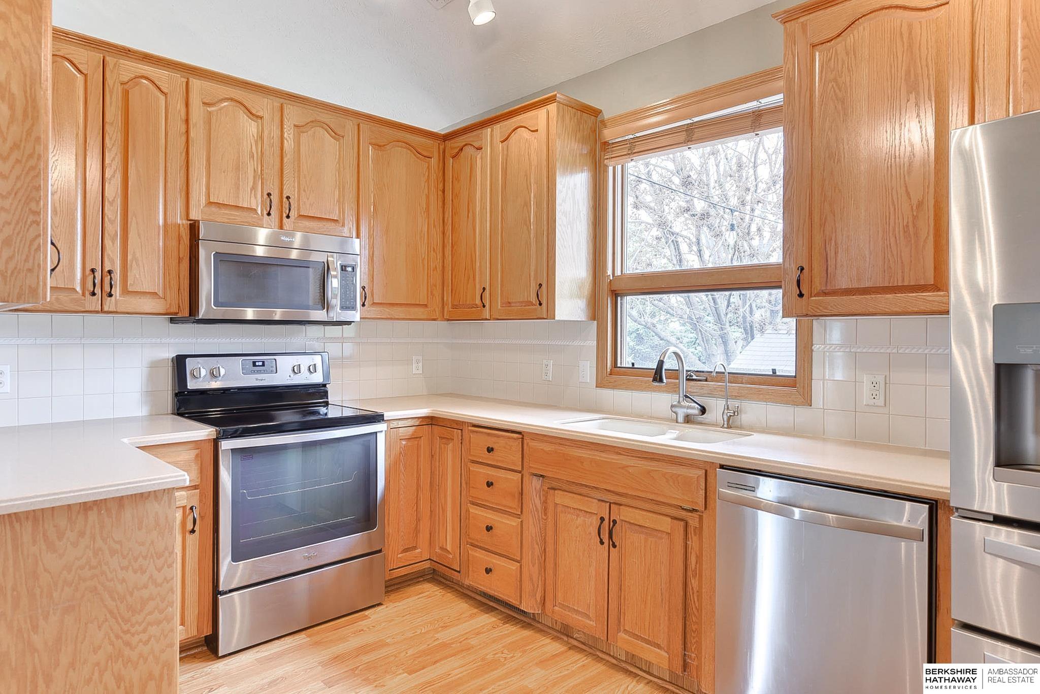 Omaha, Nebraska 68116, United States, 3 Bedrooms Bedrooms, ,2 BathroomsBathrooms,Residential,Pending,115550