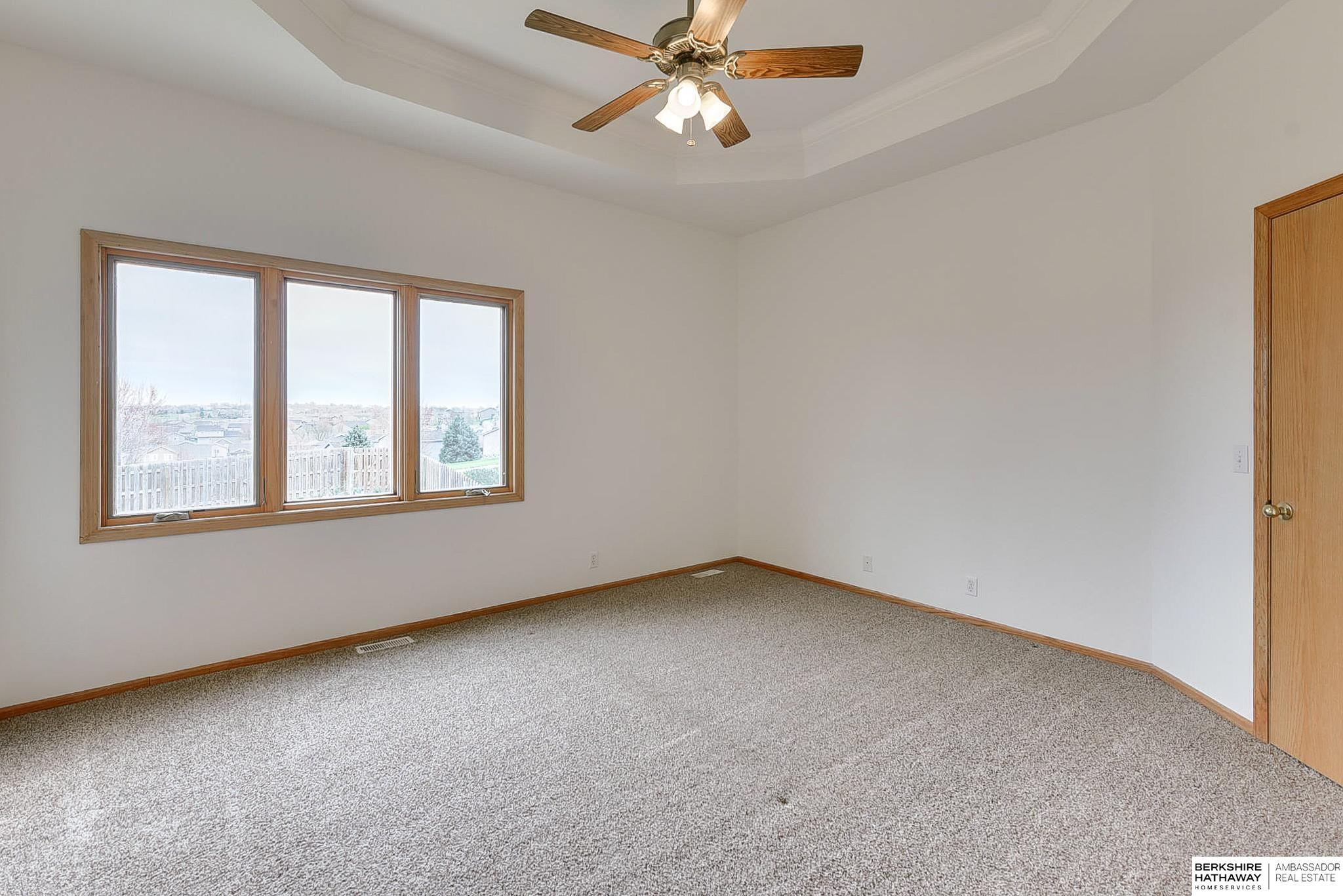 Omaha, Nebraska 68116, United States, 3 Bedrooms Bedrooms, ,2 BathroomsBathrooms,Residential,Pending,115550