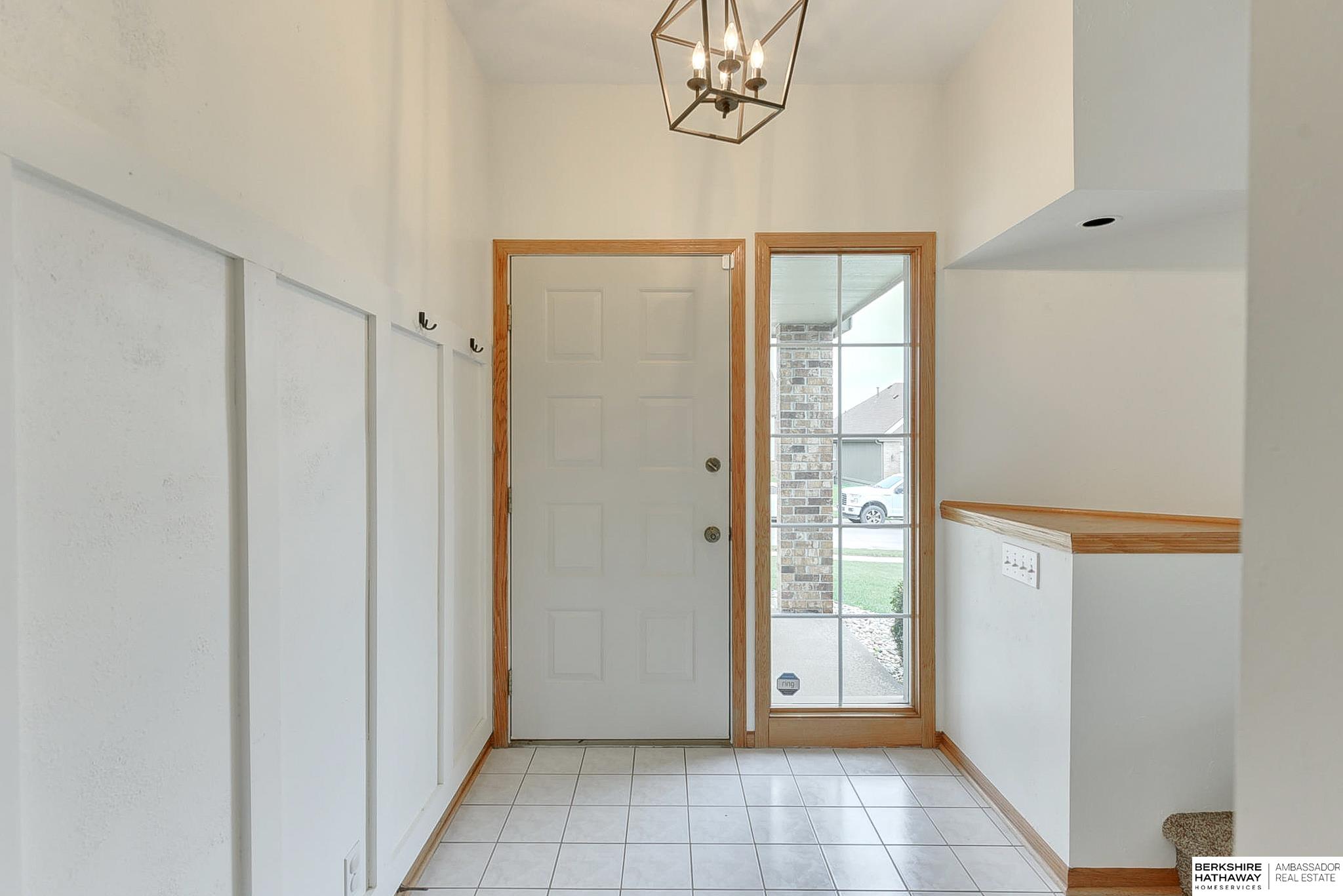 Omaha, Nebraska 68116, United States, 3 Bedrooms Bedrooms, ,2 BathroomsBathrooms,Residential,Pending,115550