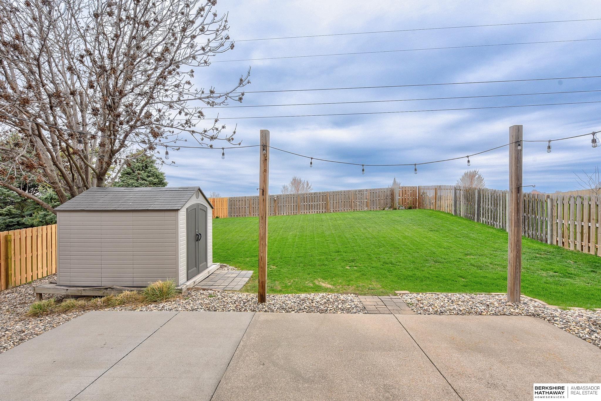 Omaha, Nebraska 68116, United States, 3 Bedrooms Bedrooms, ,2 BathroomsBathrooms,Residential,Pending,115550