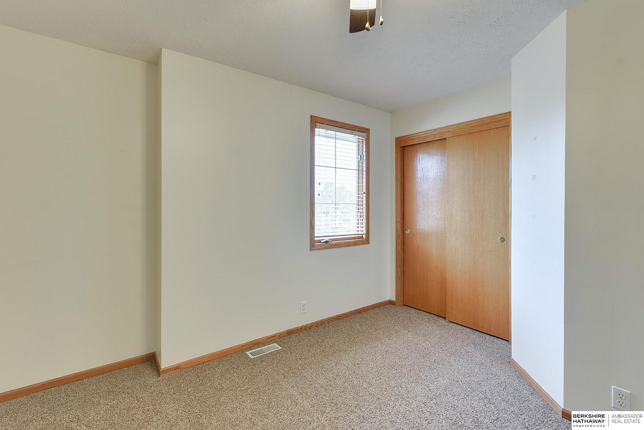 Omaha, Nebraska 68116, United States, 3 Bedrooms Bedrooms, ,2 BathroomsBathrooms,Residential,Pending,115550