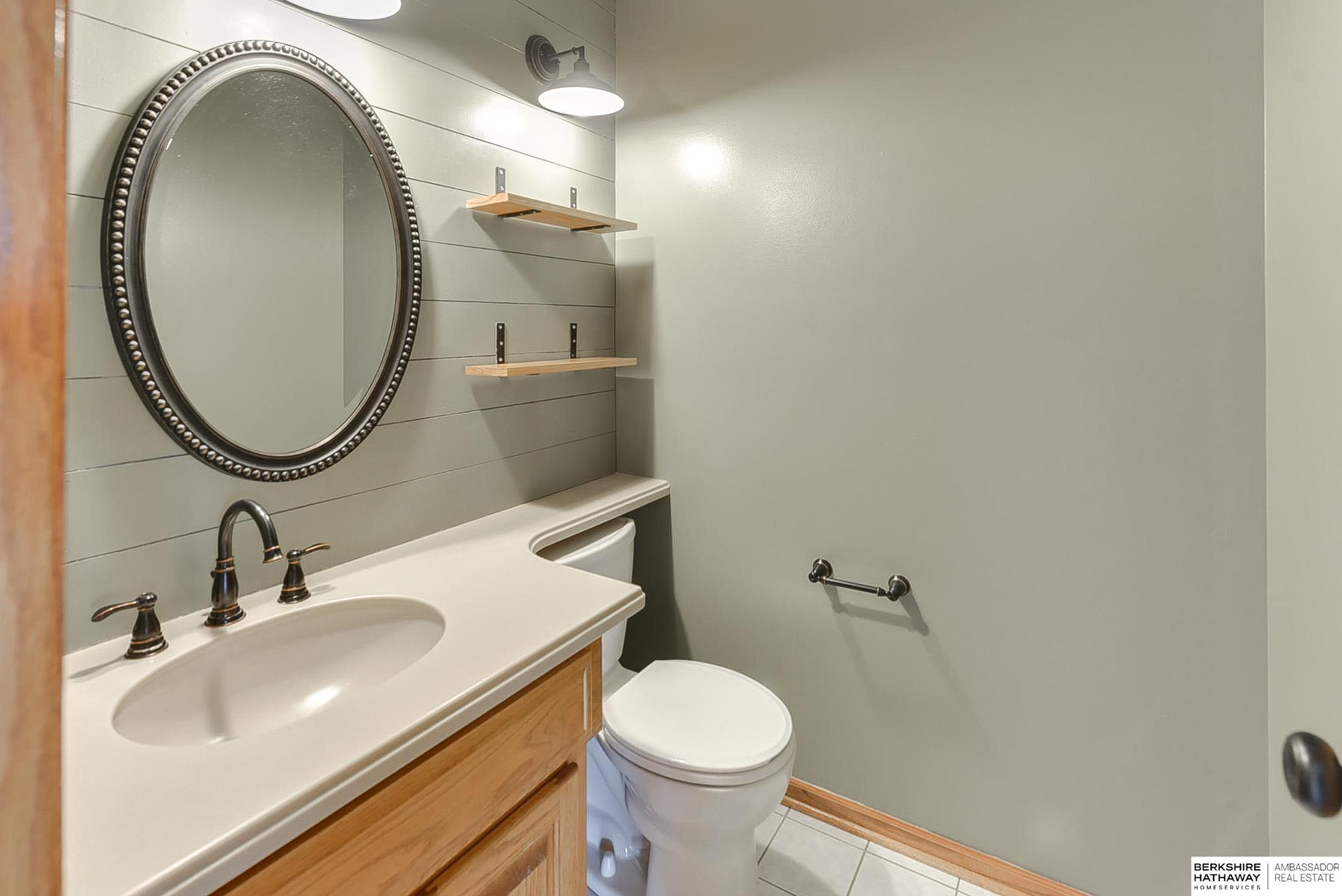 Omaha, Nebraska 68116, United States, 3 Bedrooms Bedrooms, ,2 BathroomsBathrooms,Residential,Pending,115550