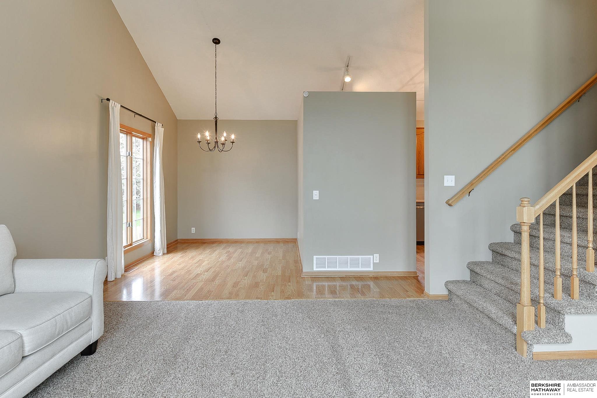 Omaha, Nebraska 68116, United States, 3 Bedrooms Bedrooms, ,2 BathroomsBathrooms,Residential,Pending,115550