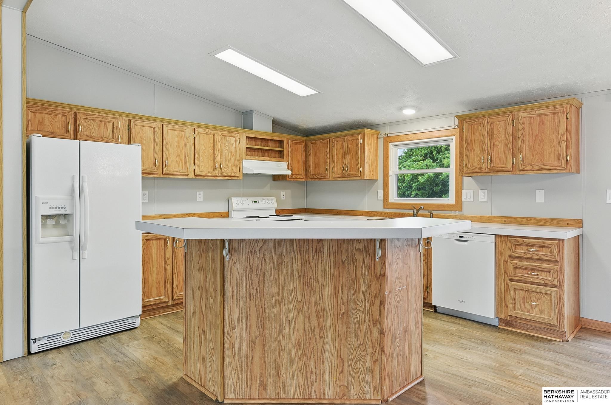 Valley, Nebraska 68064, United States, 3 Bedrooms Bedrooms, ,2 BathroomsBathrooms,Residential,Pending,144578