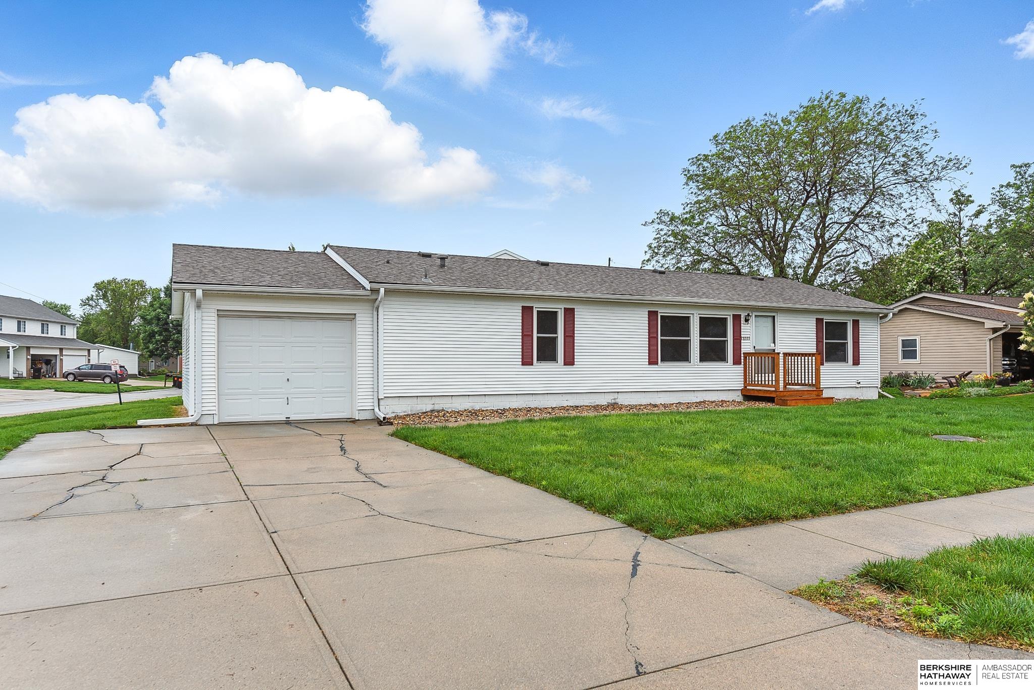 Valley, Nebraska 68064, United States, 3 Bedrooms Bedrooms, ,2 BathroomsBathrooms,Residential,Pending,144578