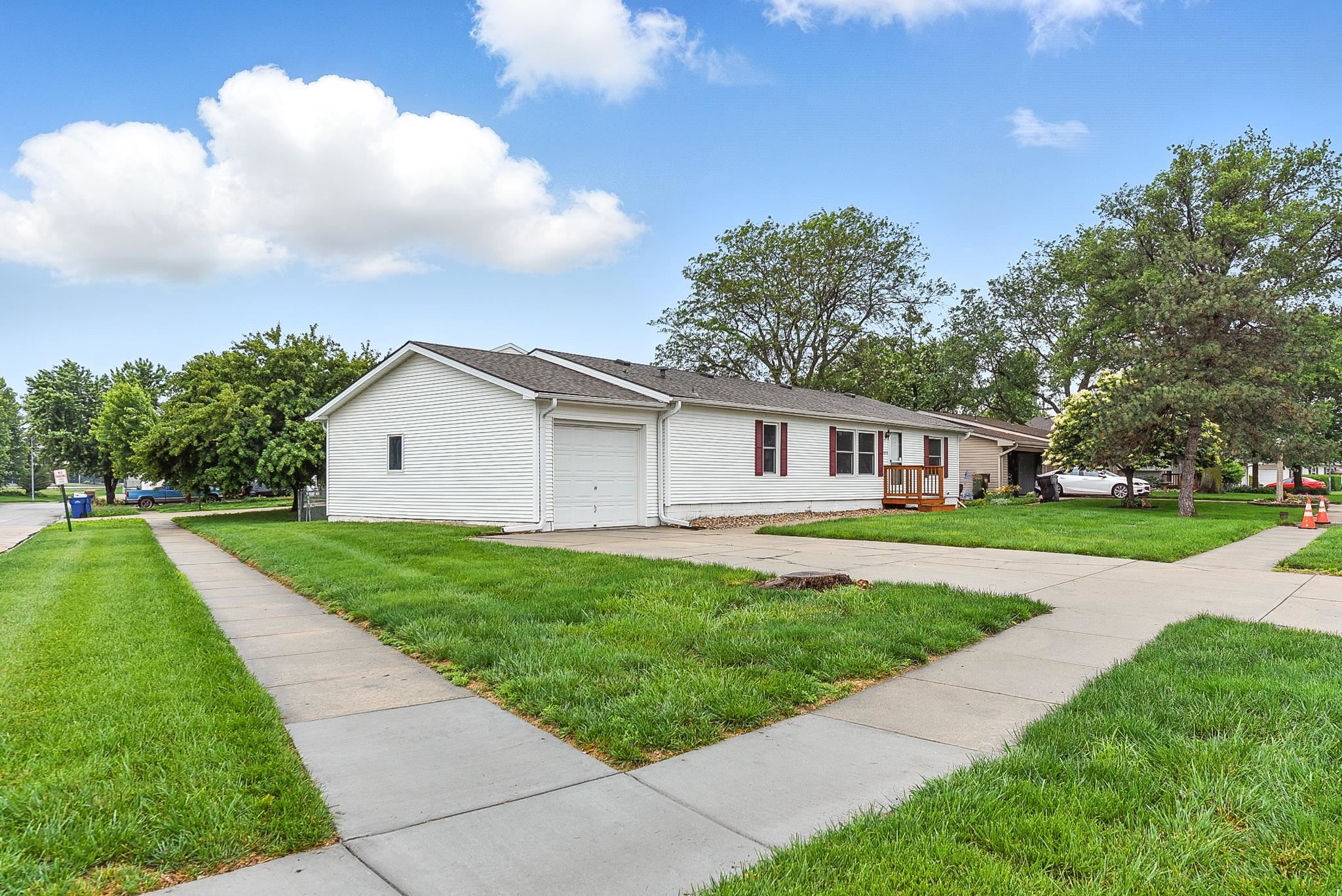 Valley, Nebraska 68064, United States, 3 Bedrooms Bedrooms, ,2 BathroomsBathrooms,Residential,Pending,144578